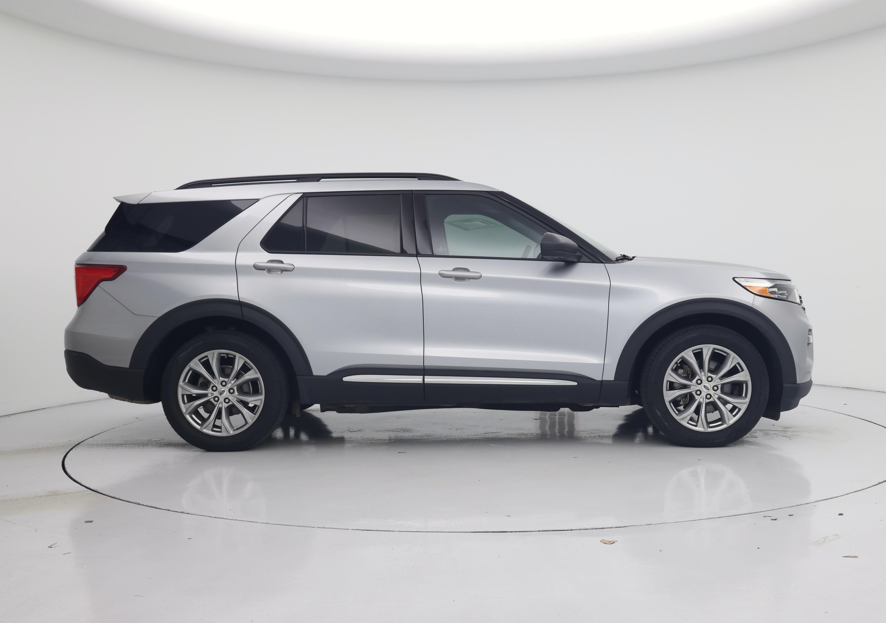 Thumbnail: 2023 Ford Explorer - 7