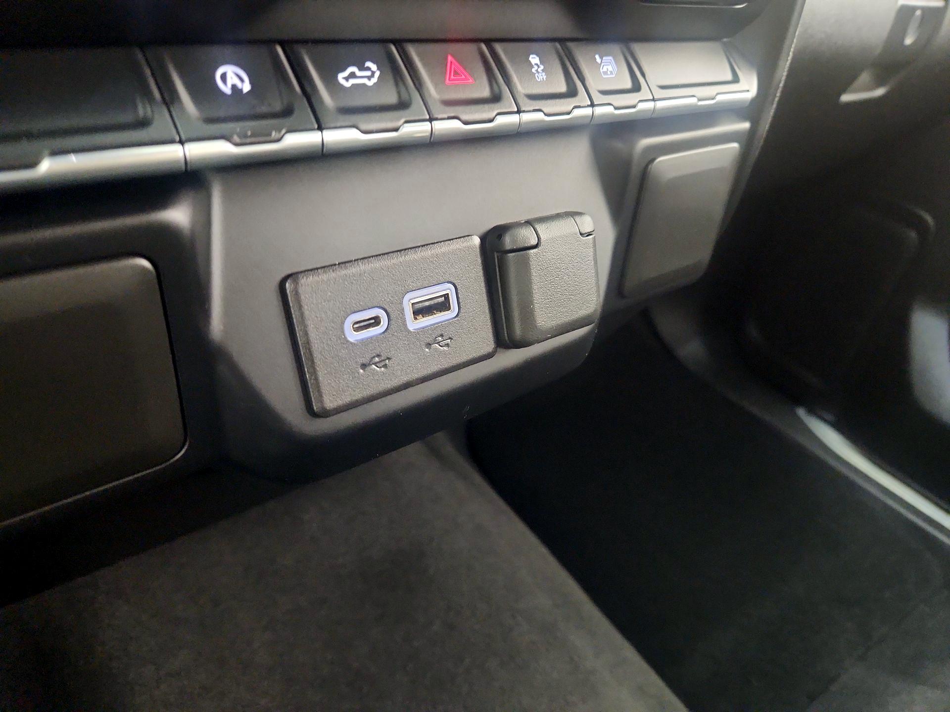 Thumbnail: 2021 Chevrolet Silverado 1500 - 18