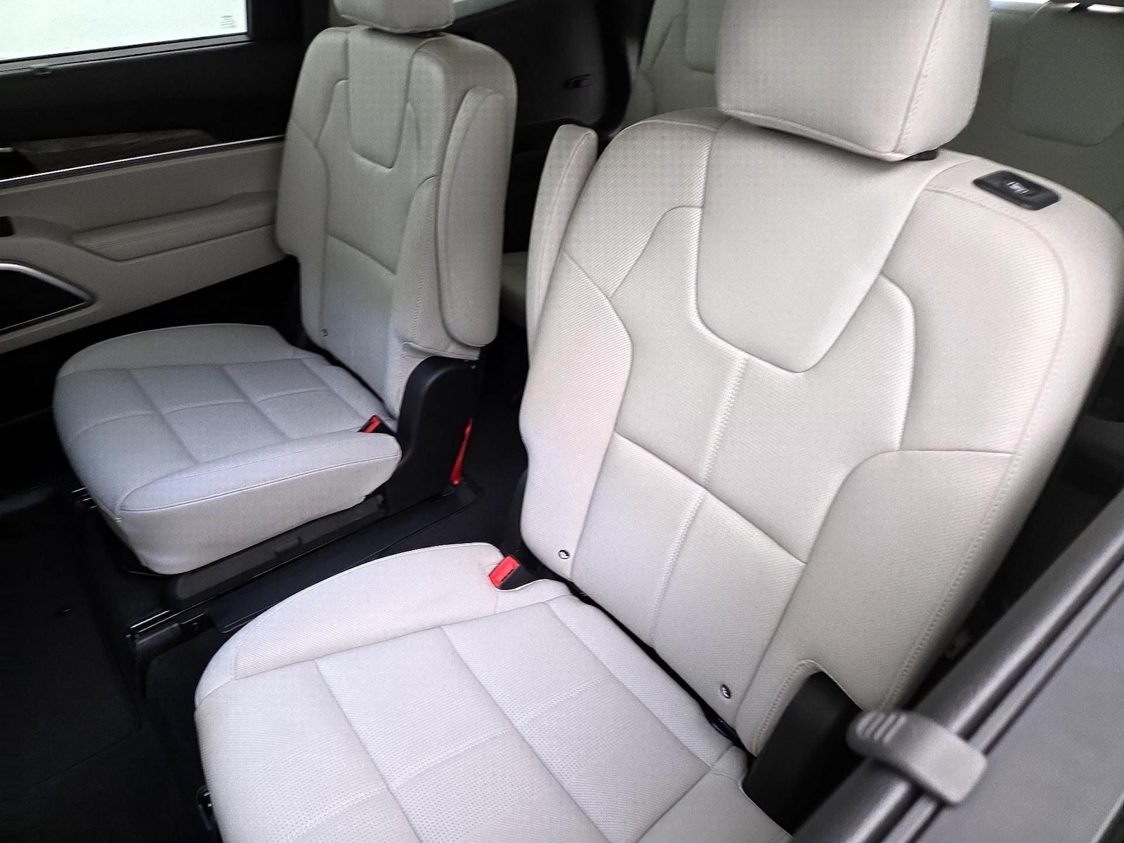 2022 Kia Telluride EX - Photo 20