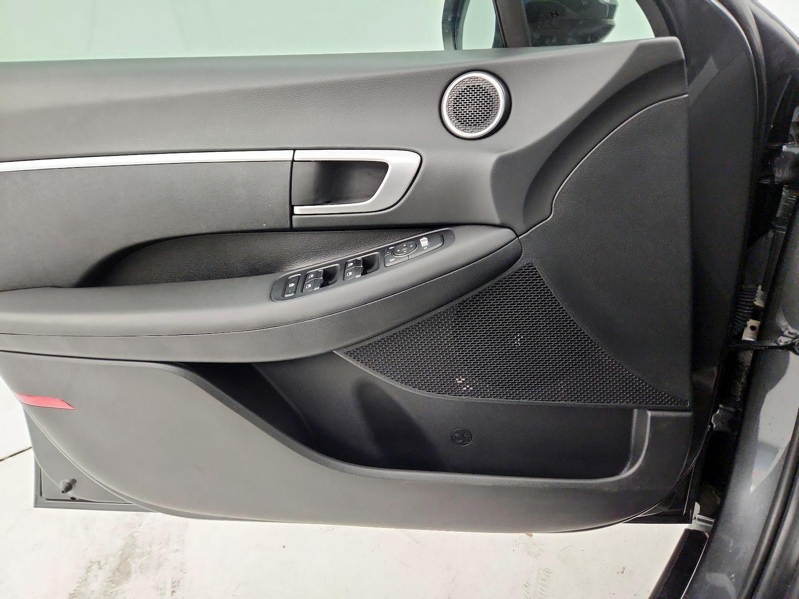 2025 Hyundai Sonata SE - Photo 13