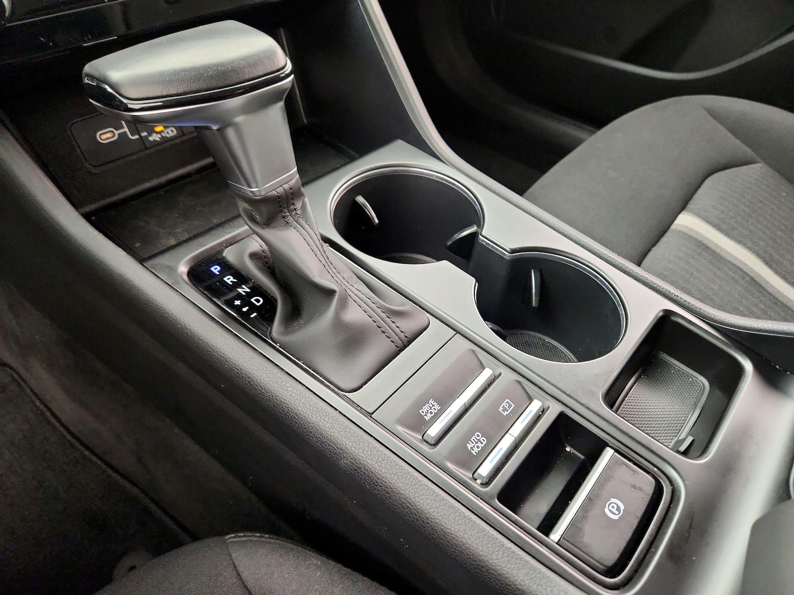 2025 Hyundai Sonata SE - Photo 18