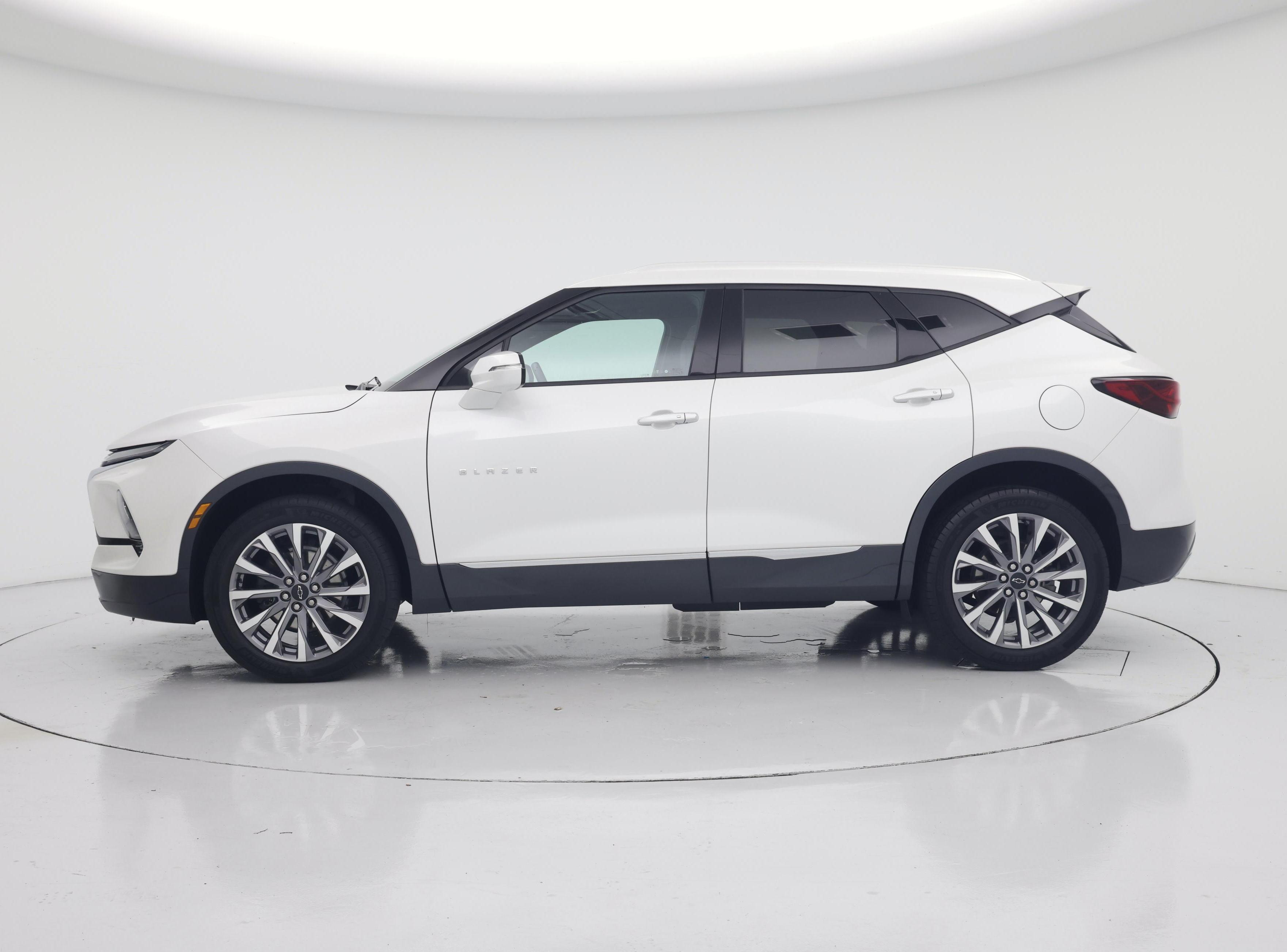 Thumbnail: 2023 Chevrolet Blazer - 3