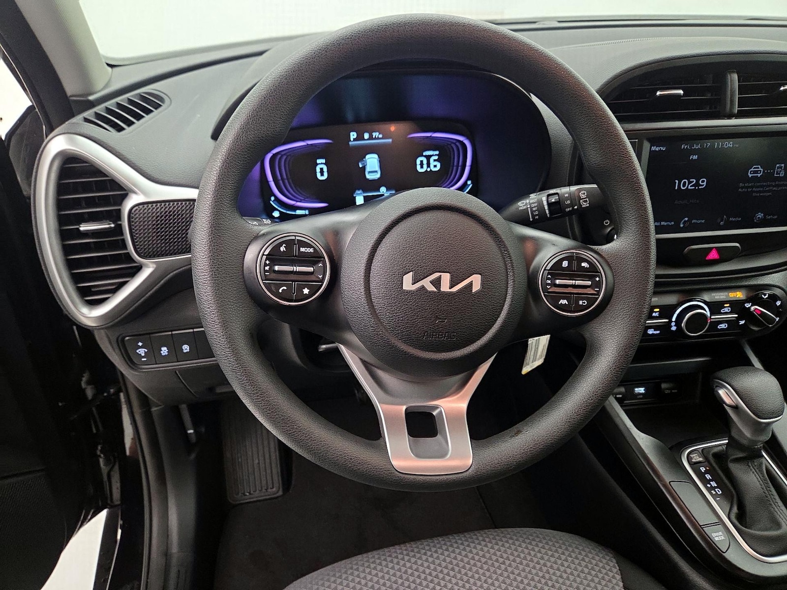 2025 Kia Soul LX - Photo 11