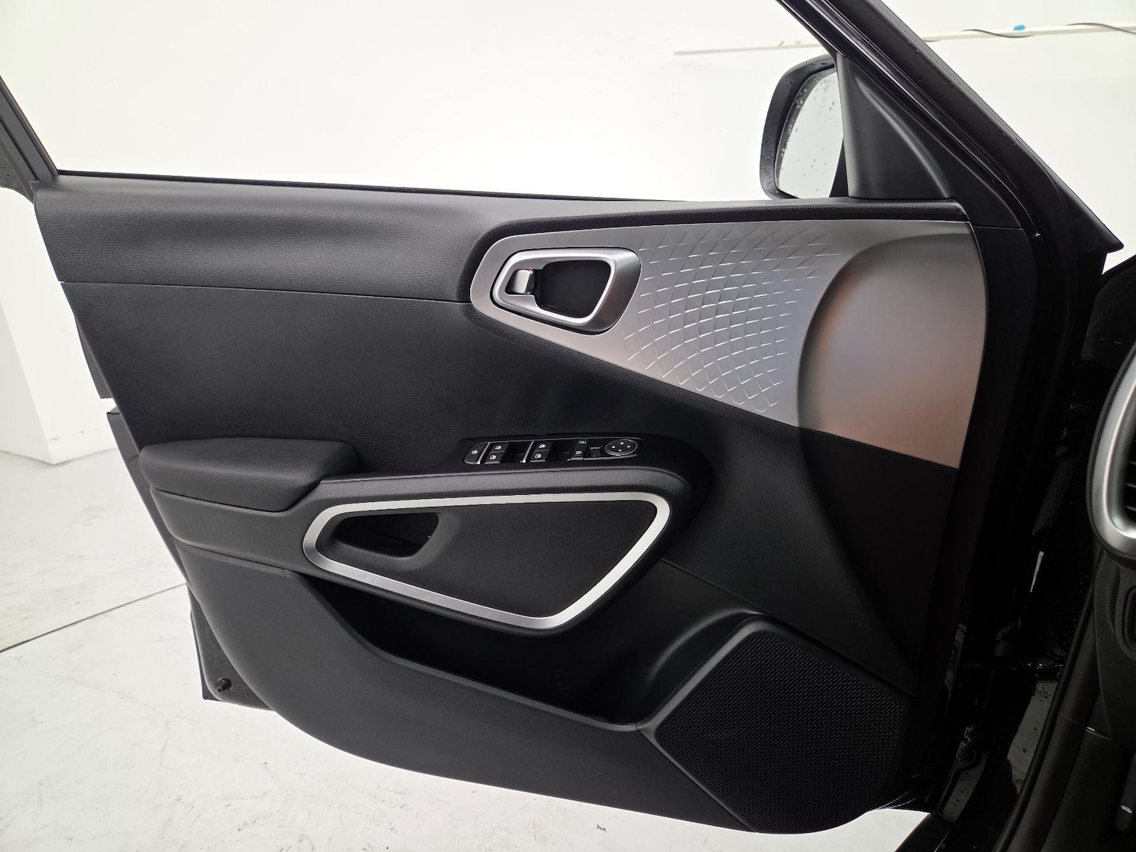 2025 Kia Soul LX - Photo 13