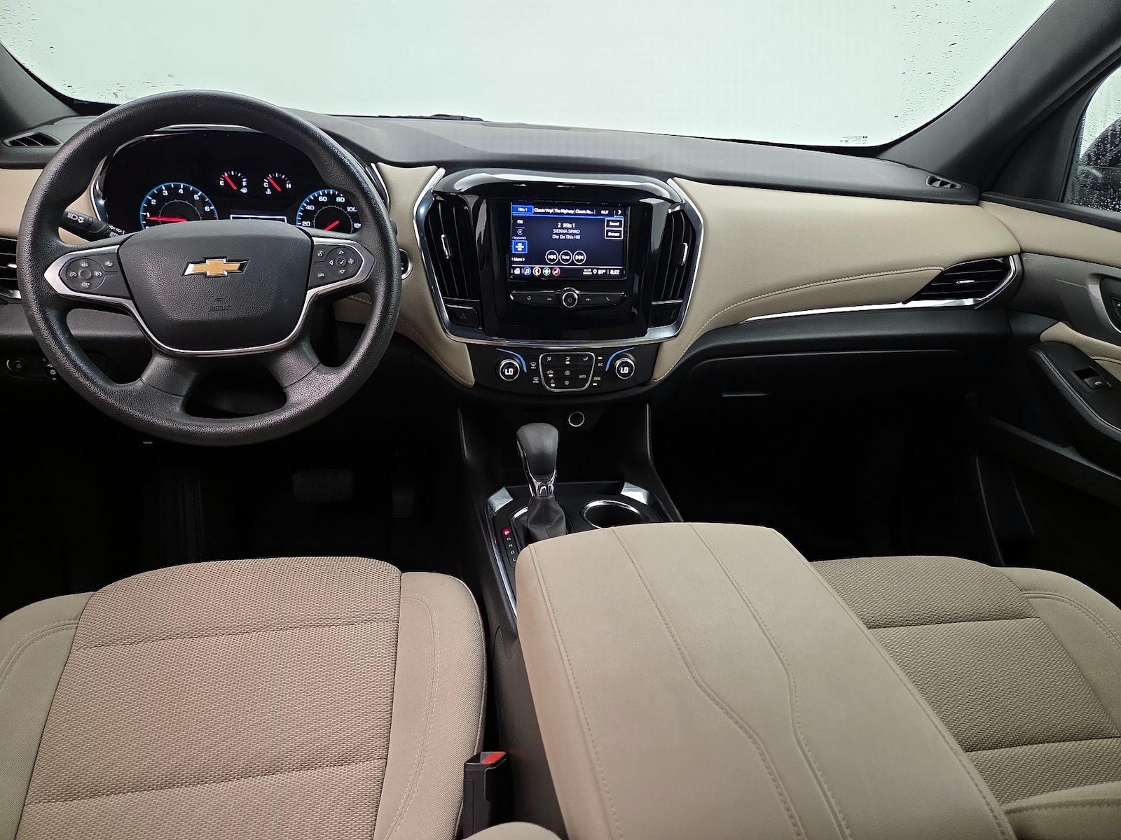 2023 Chevrolet Traverse LS - Photo 10