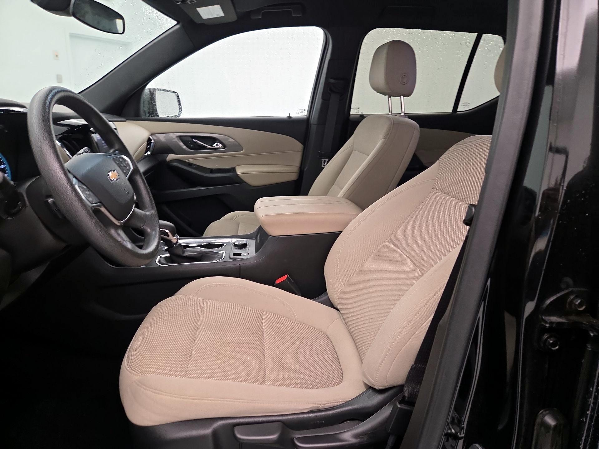 Thumbnail: 2023 Chevrolet Traverse - 11