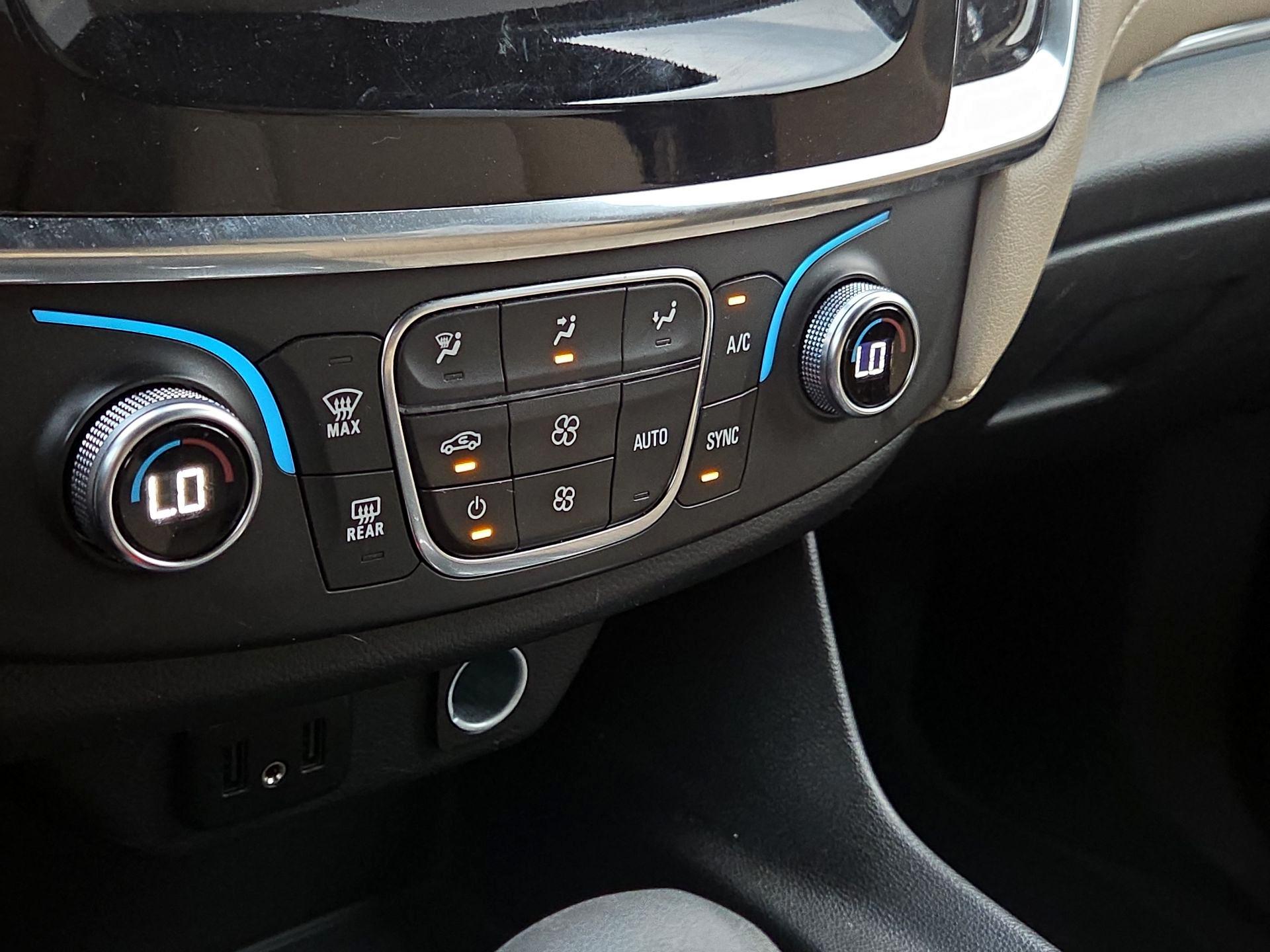 Thumbnail: 2023 Chevrolet Traverse - 16