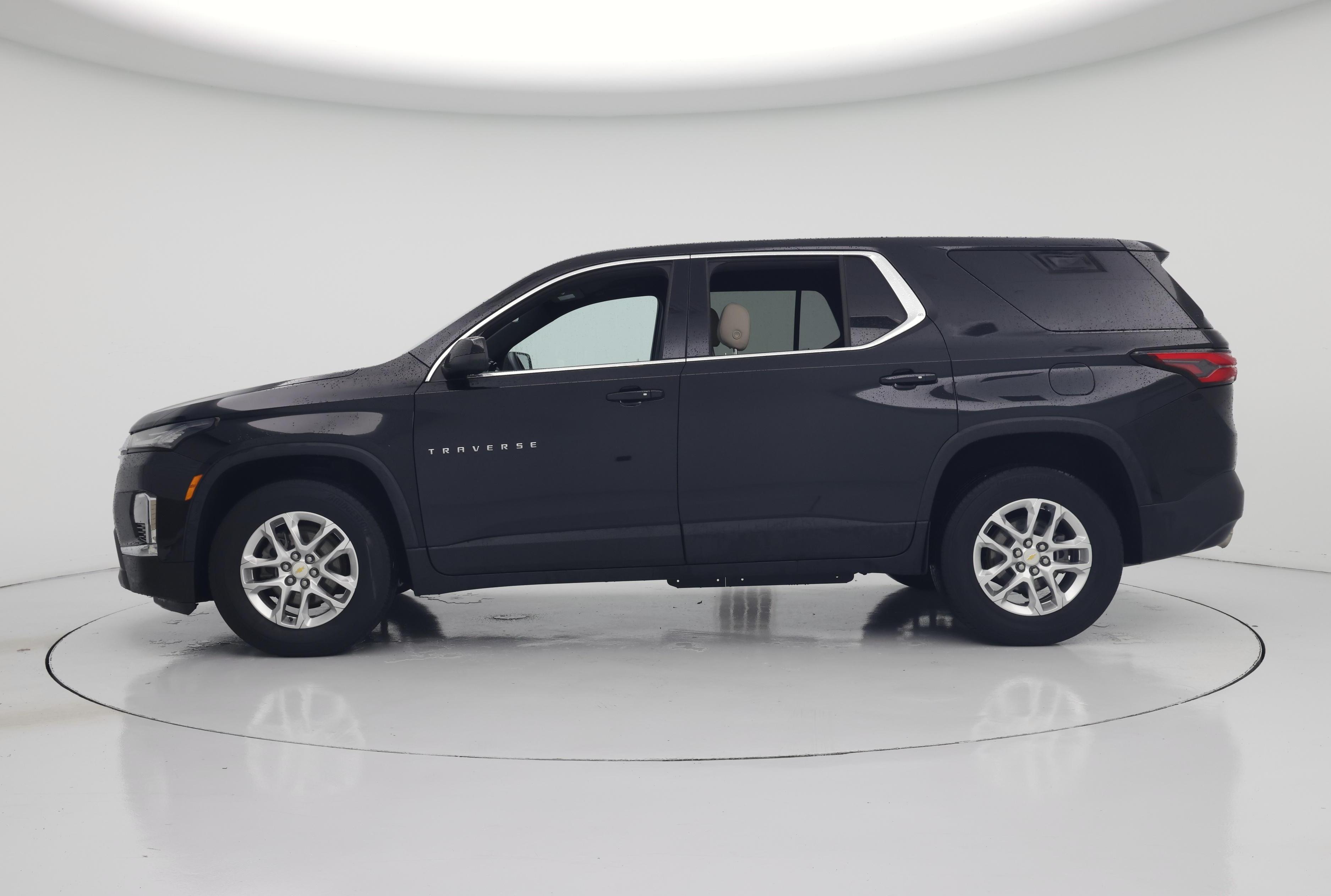Thumbnail: 2023 Chevrolet Traverse - 3