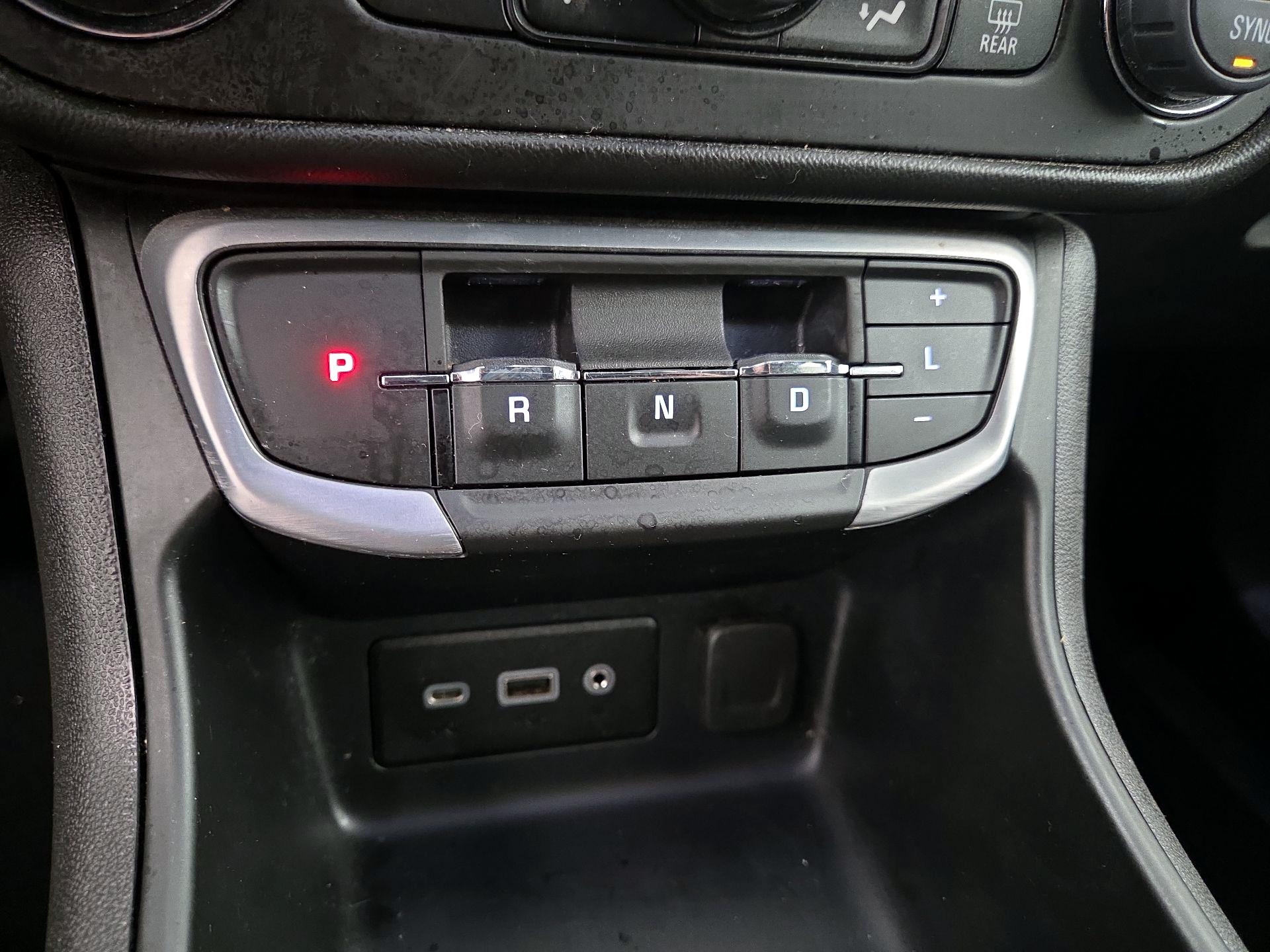 Thumbnail: 2022 GMC Terrain - 17