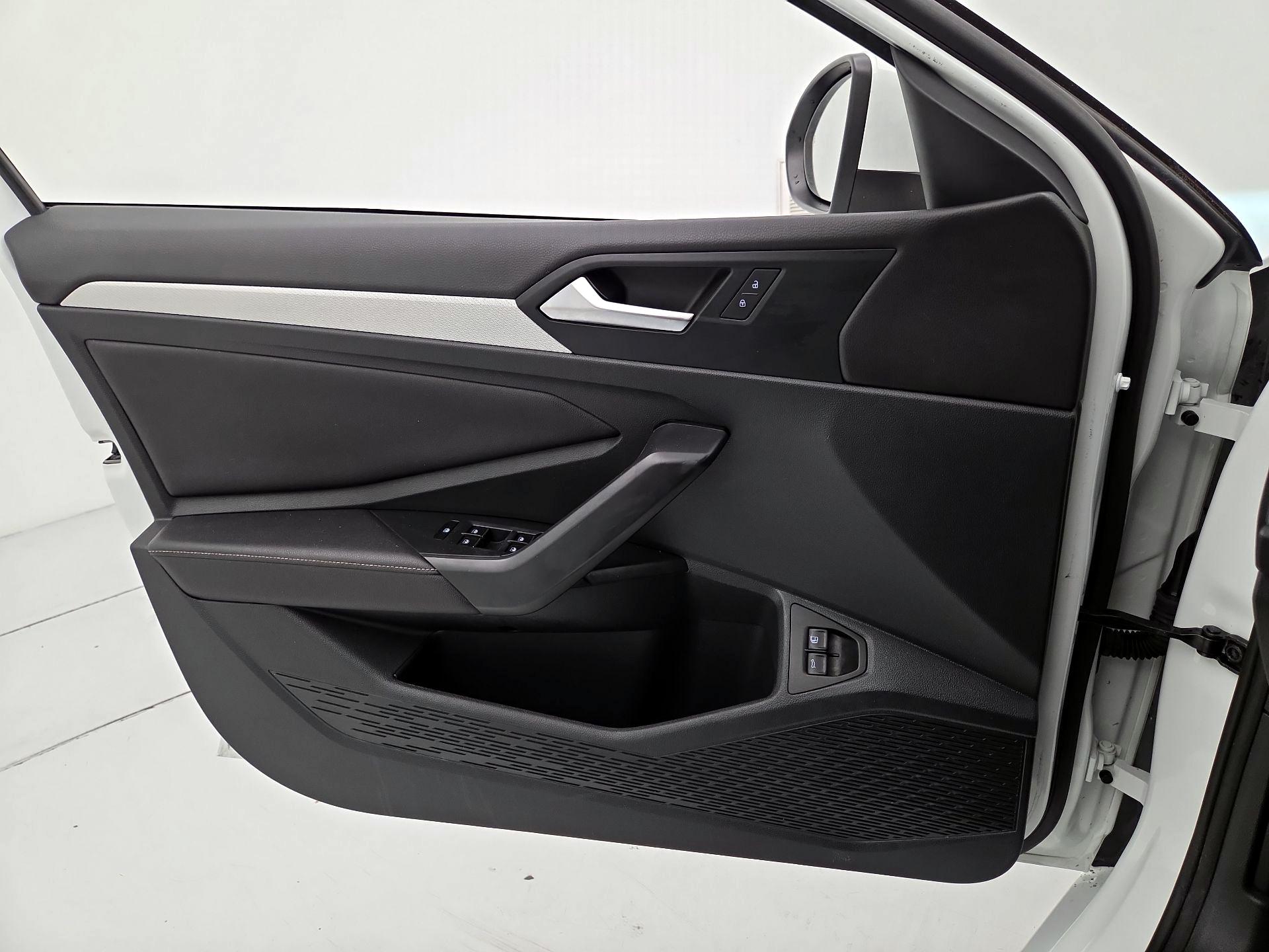 Thumbnail: 2024 Volkswagen Jetta - 12