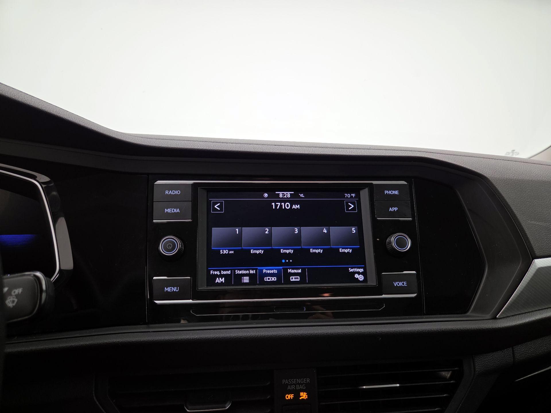 Thumbnail: 2024 Volkswagen Jetta - 15