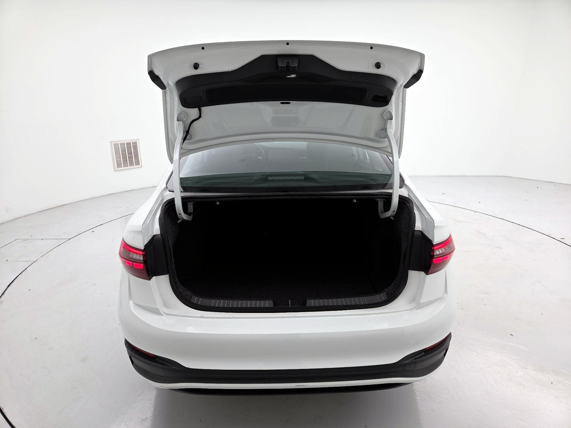 Thumbnail: 2024 Volkswagen Jetta - 20