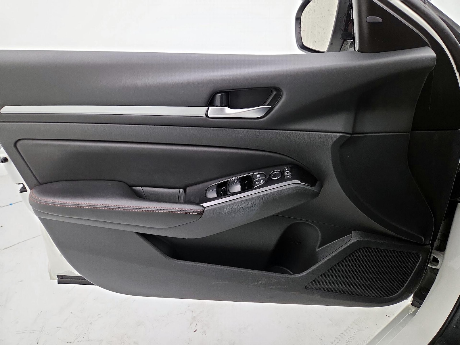 2024 Nissan Altima SR - Photo 13