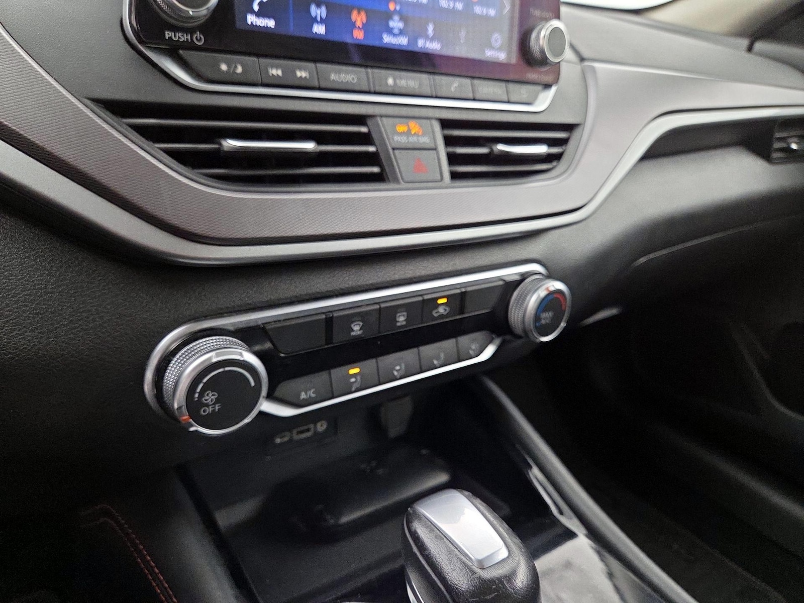 2024 Nissan Altima SR - Photo 17