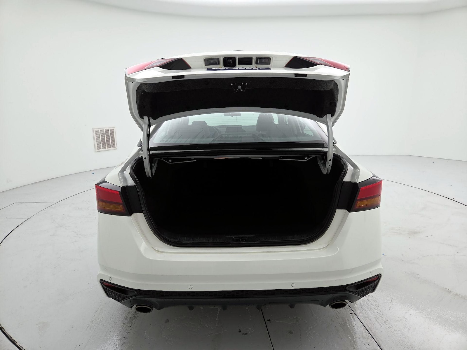 2024 Nissan Altima SR - Photo 21