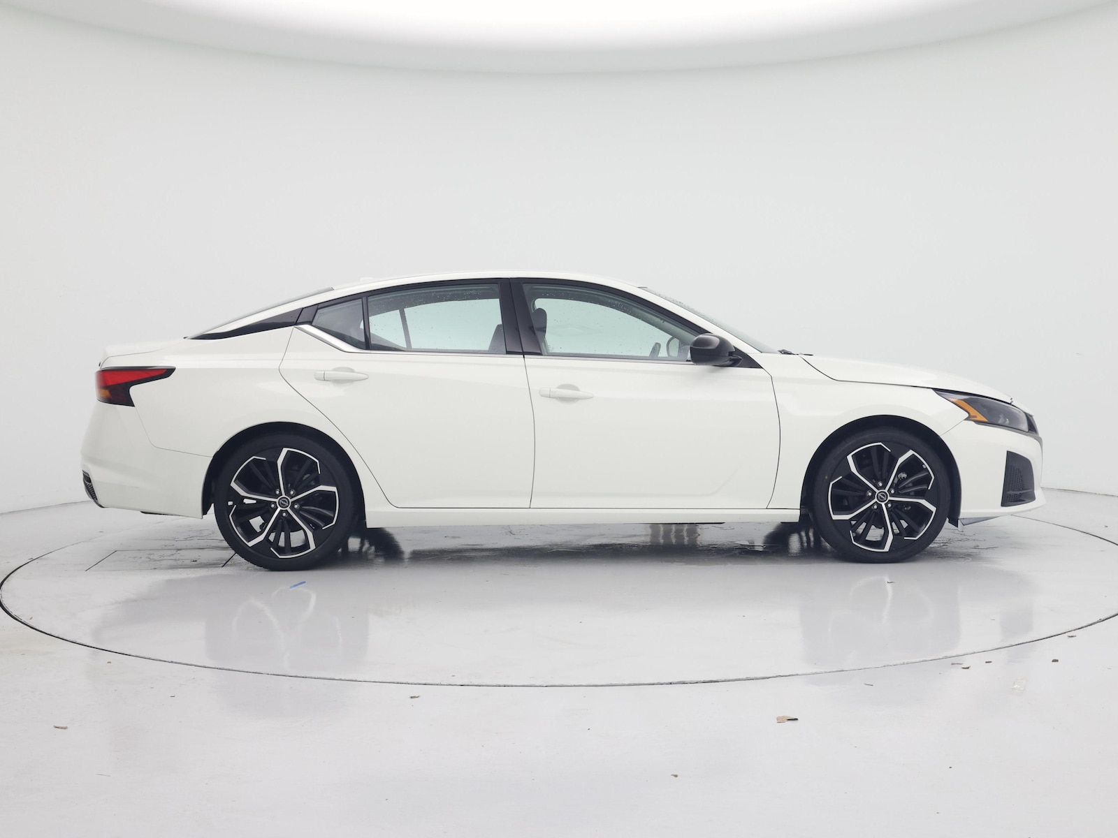 2024 Nissan Altima SR - Photo 8