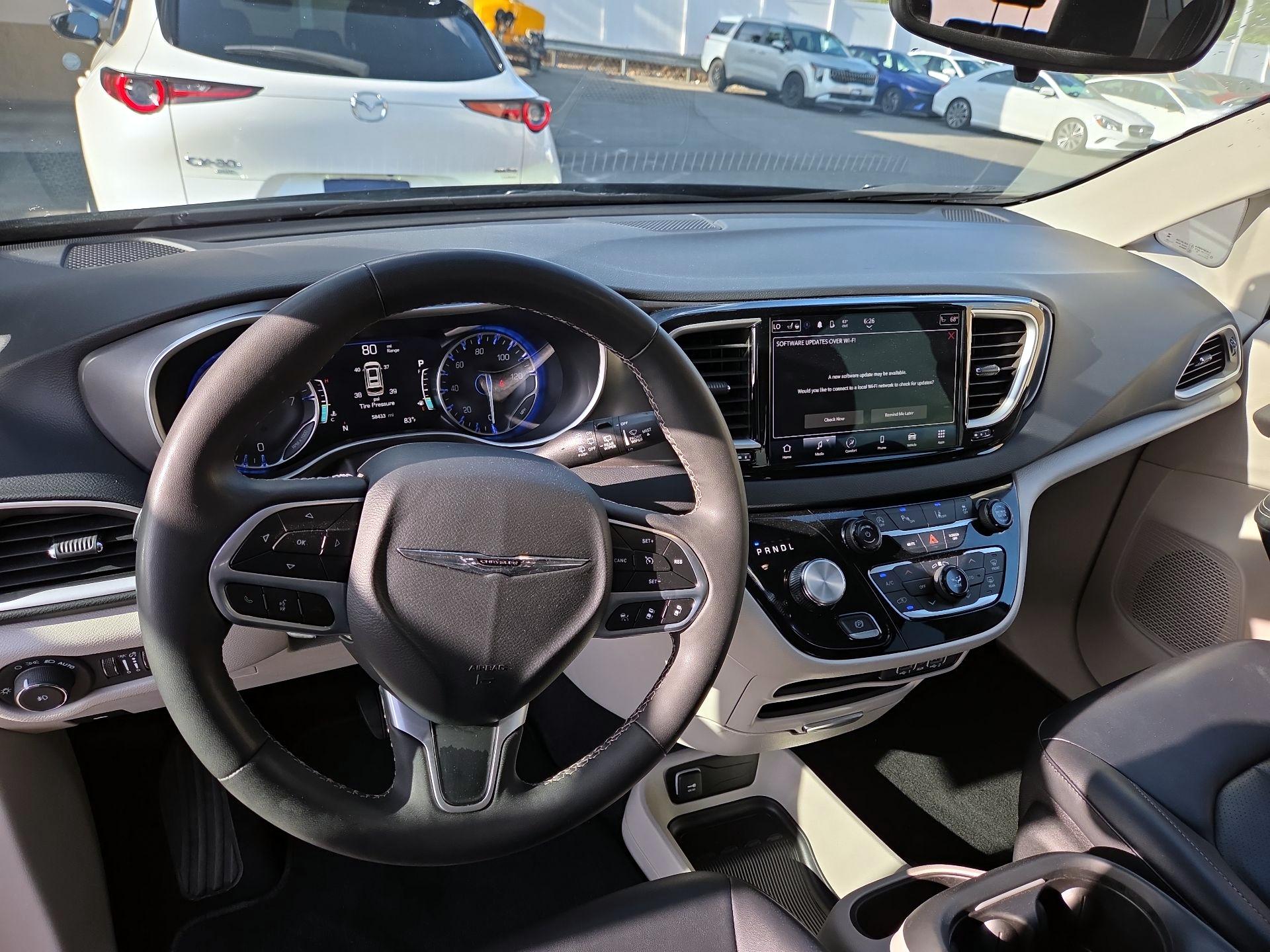 Thumbnail: 2024 Chrysler Pacifica - 9