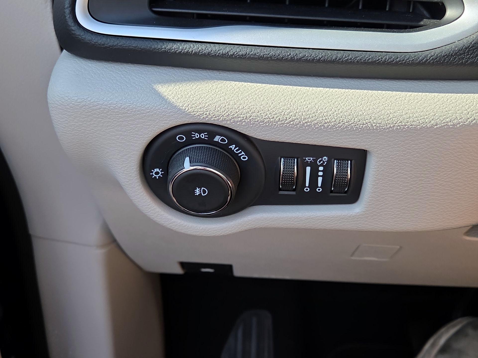 Thumbnail: 2024 Chrysler Pacifica - 13