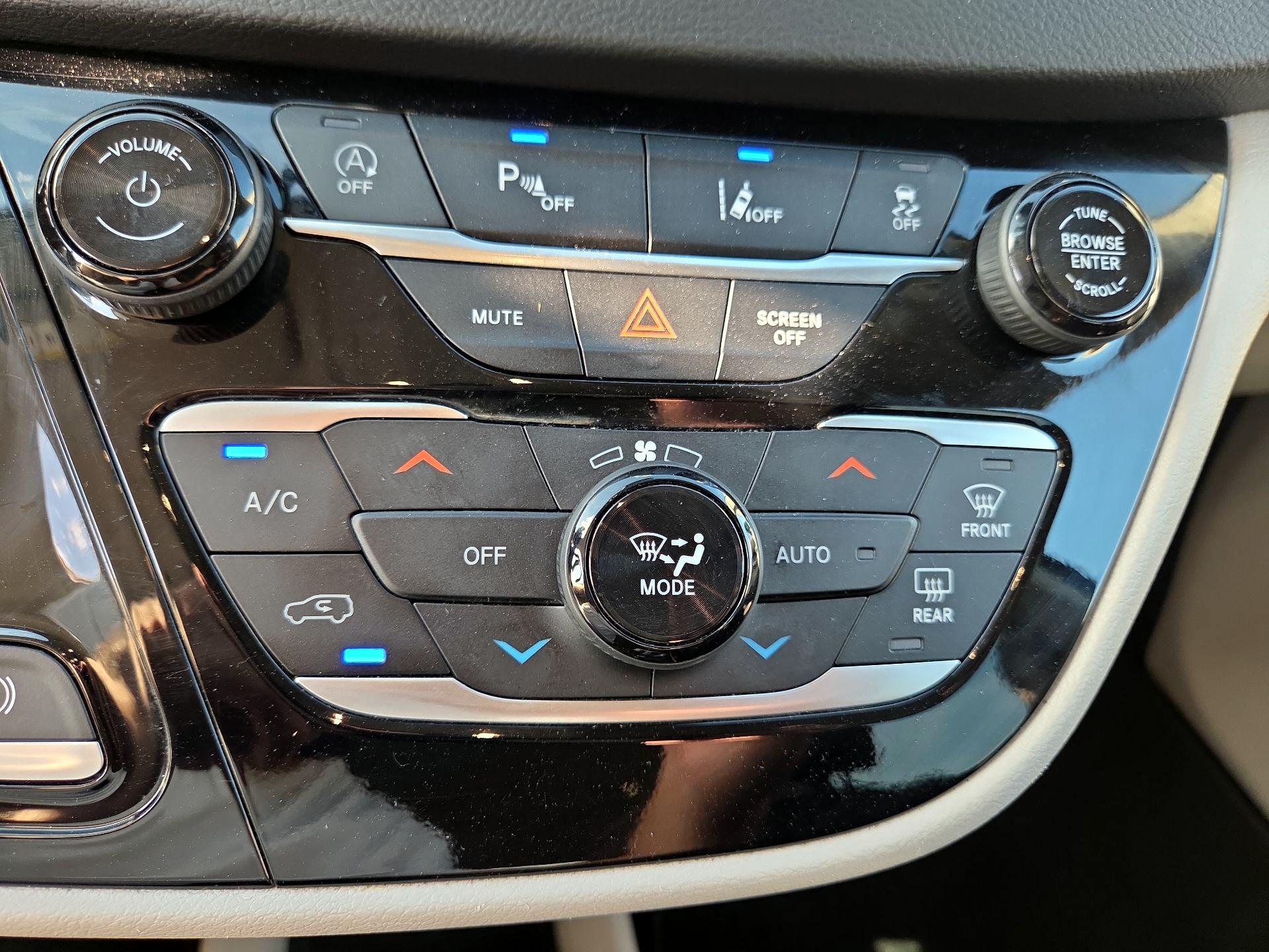 Thumbnail: 2024 Chrysler Pacifica - 16
