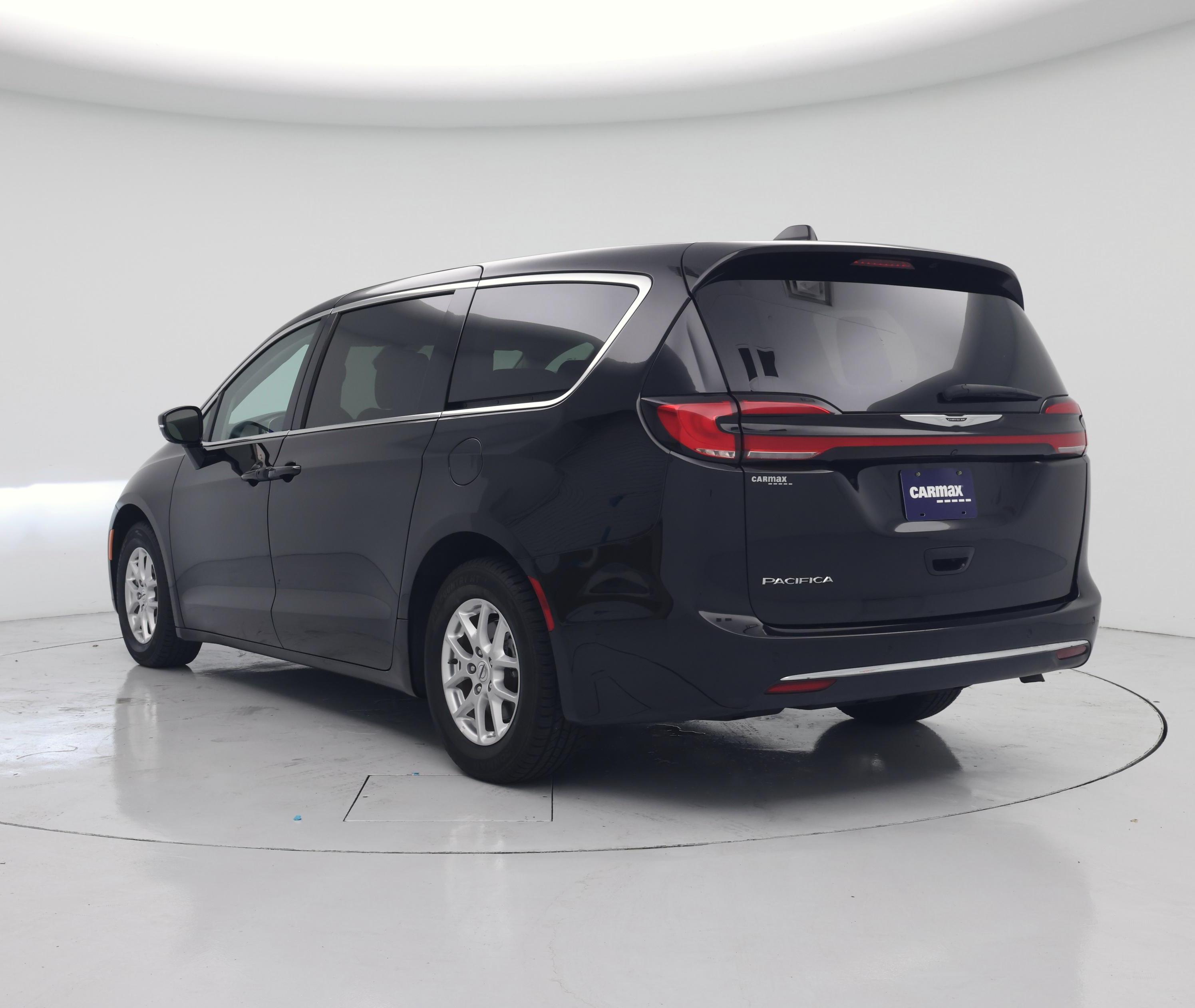 Thumbnail: 2024 Chrysler Pacifica - 2