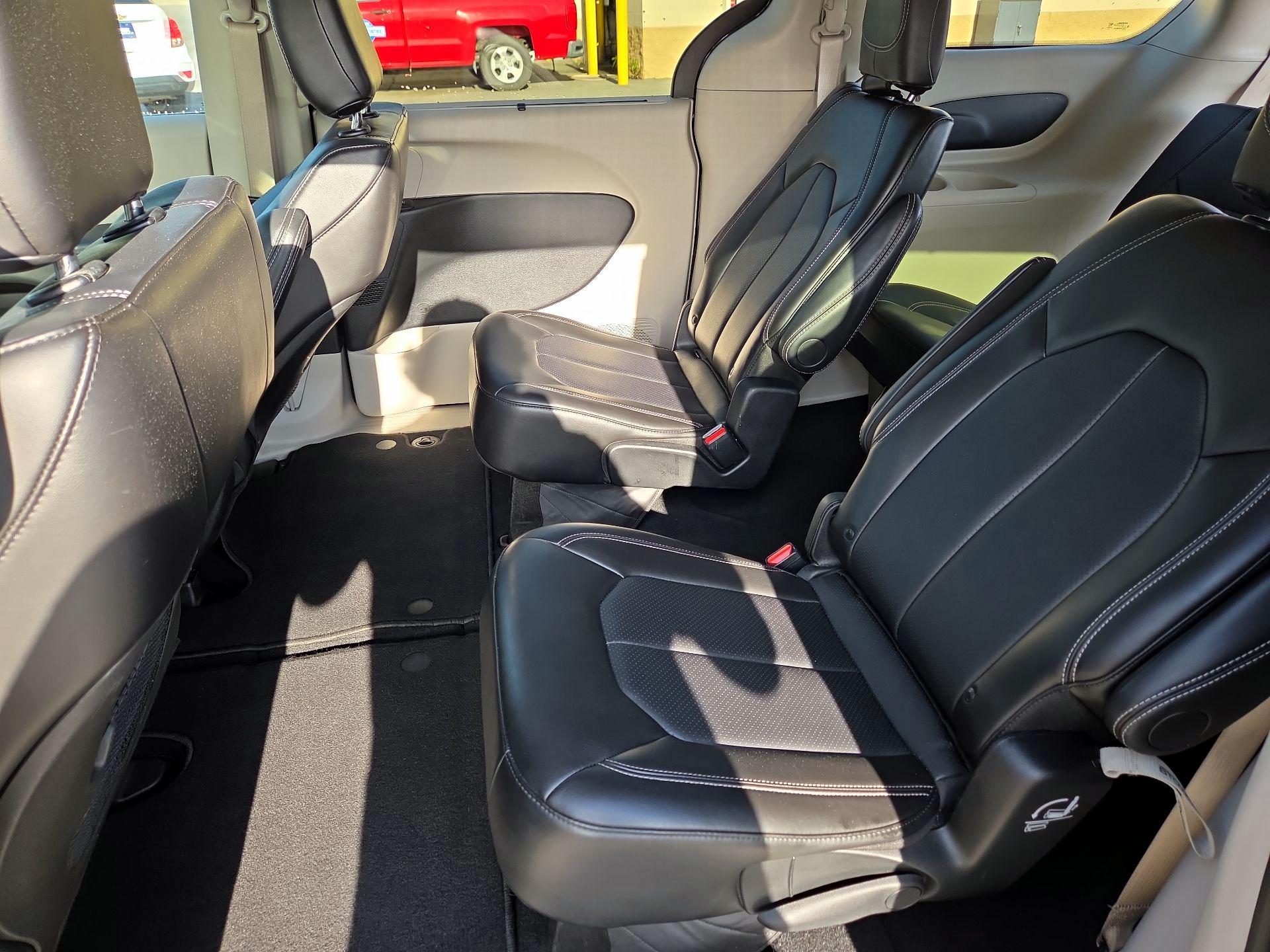 Thumbnail: 2024 Chrysler Pacifica - 19