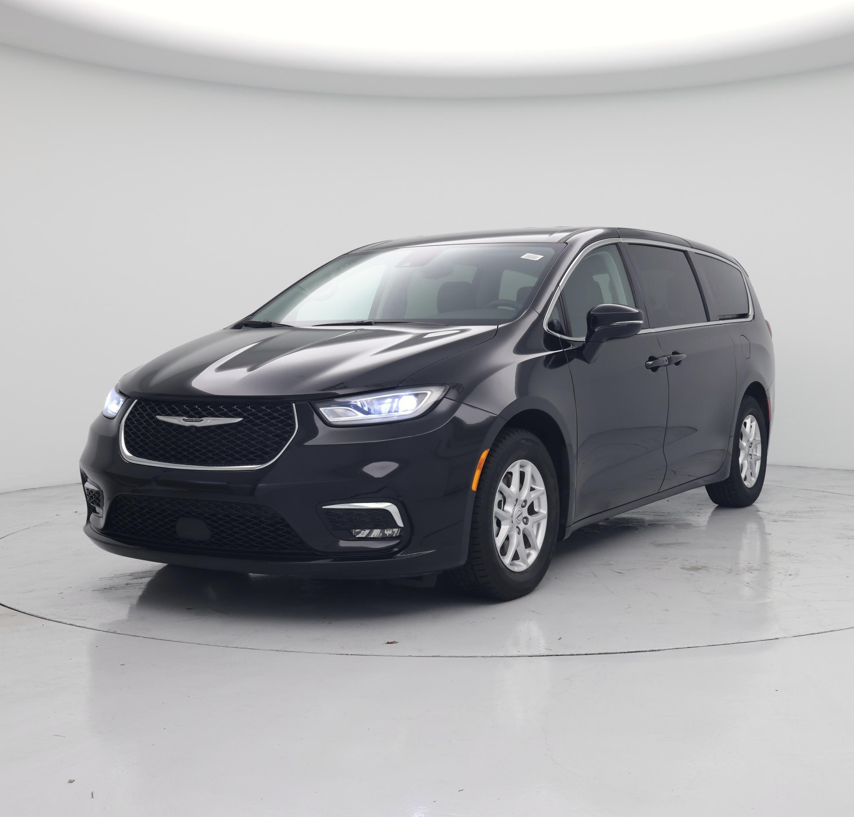 Thumbnail: 2024 Chrysler Pacifica - 4