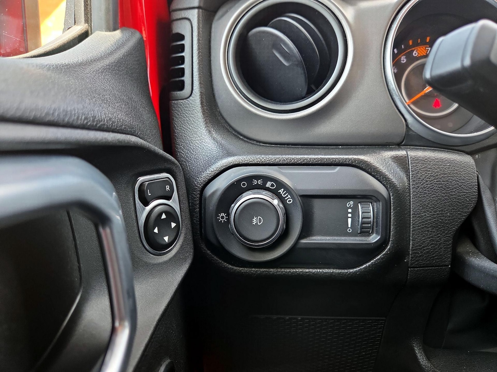 2023 Jeep Wrangler 4-Door Sport S - Photo 14