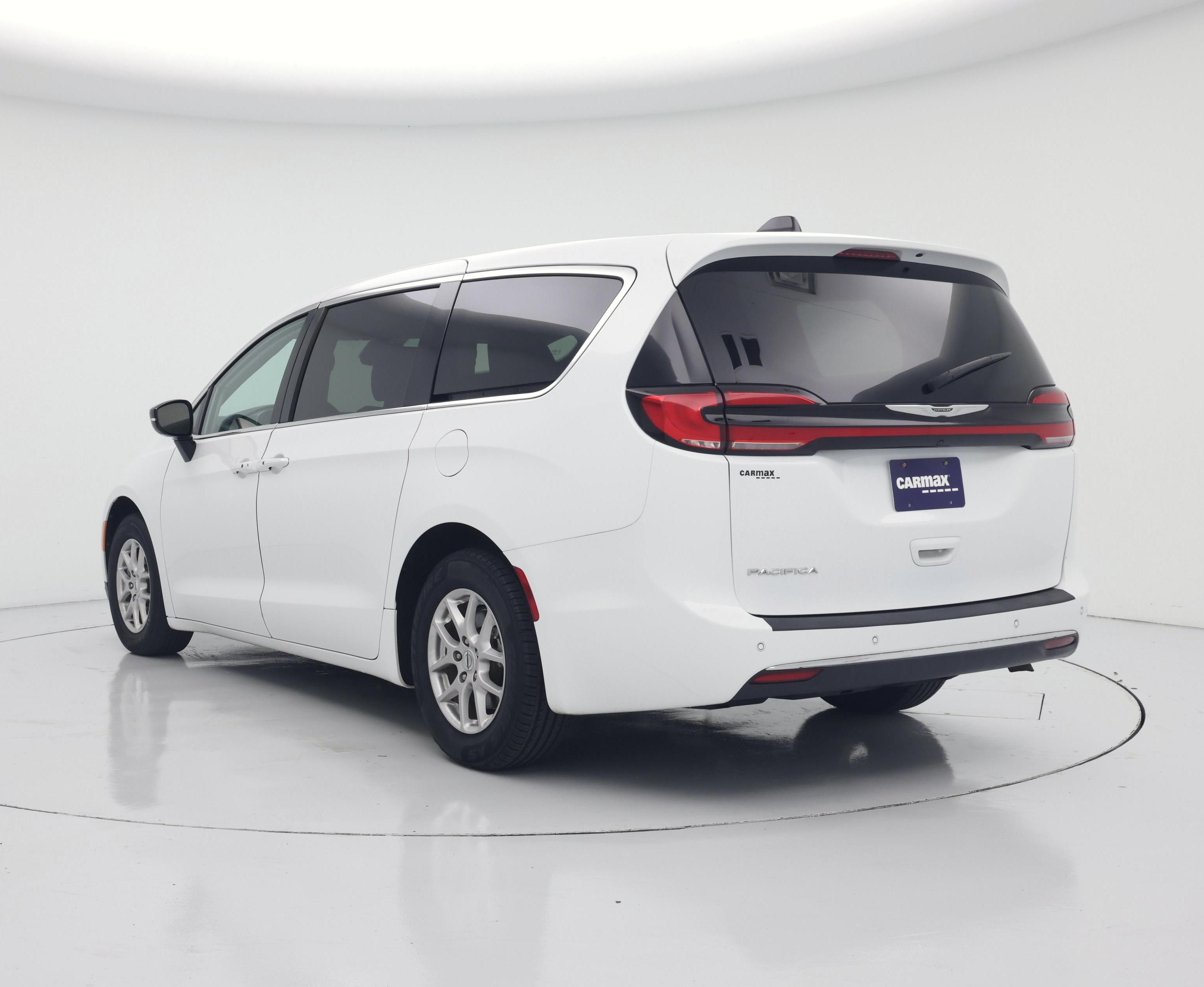 Thumbnail: 2024 Chrysler Pacifica - 2