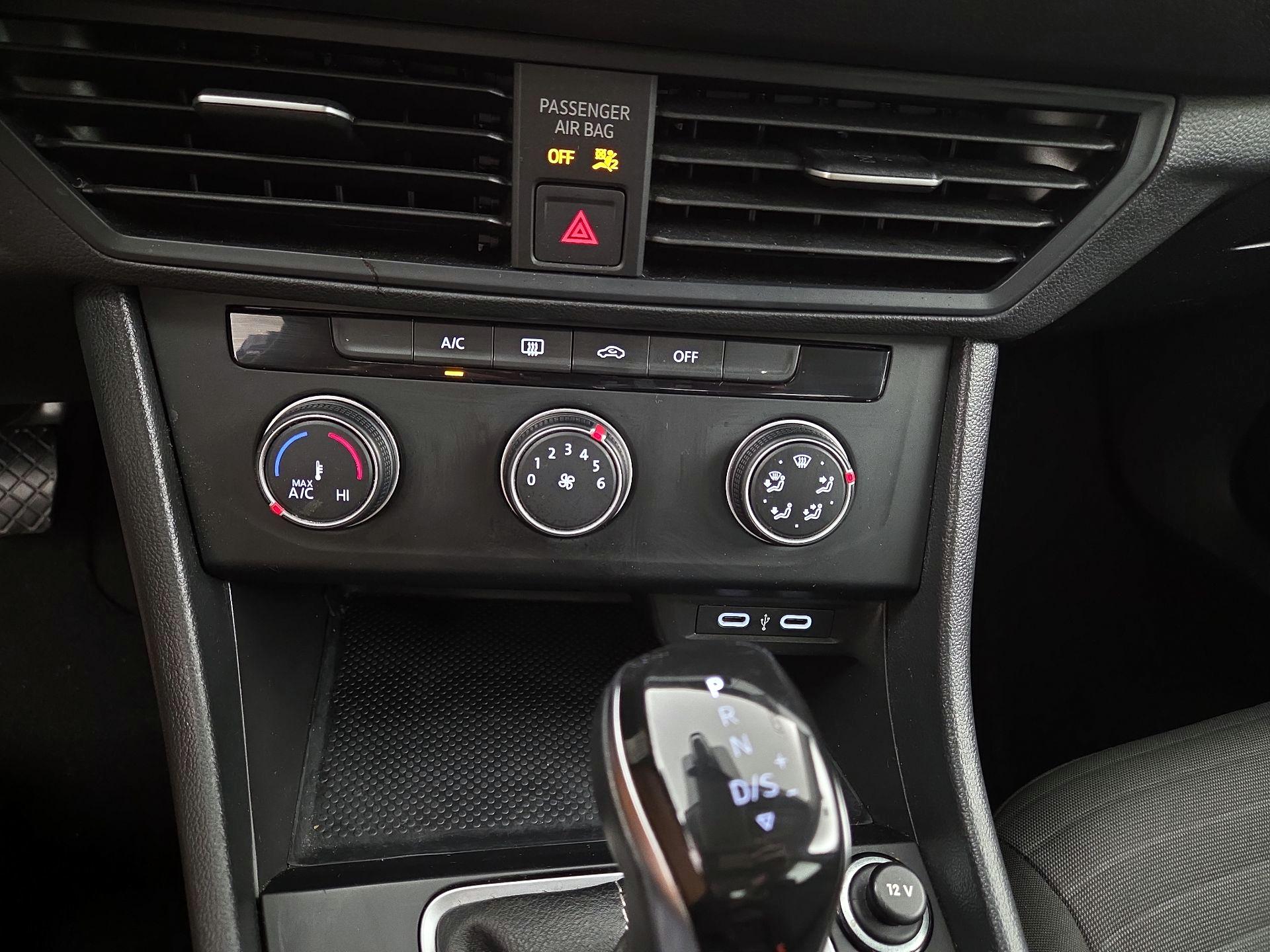 Thumbnail: 2024 Volkswagen Jetta - 16