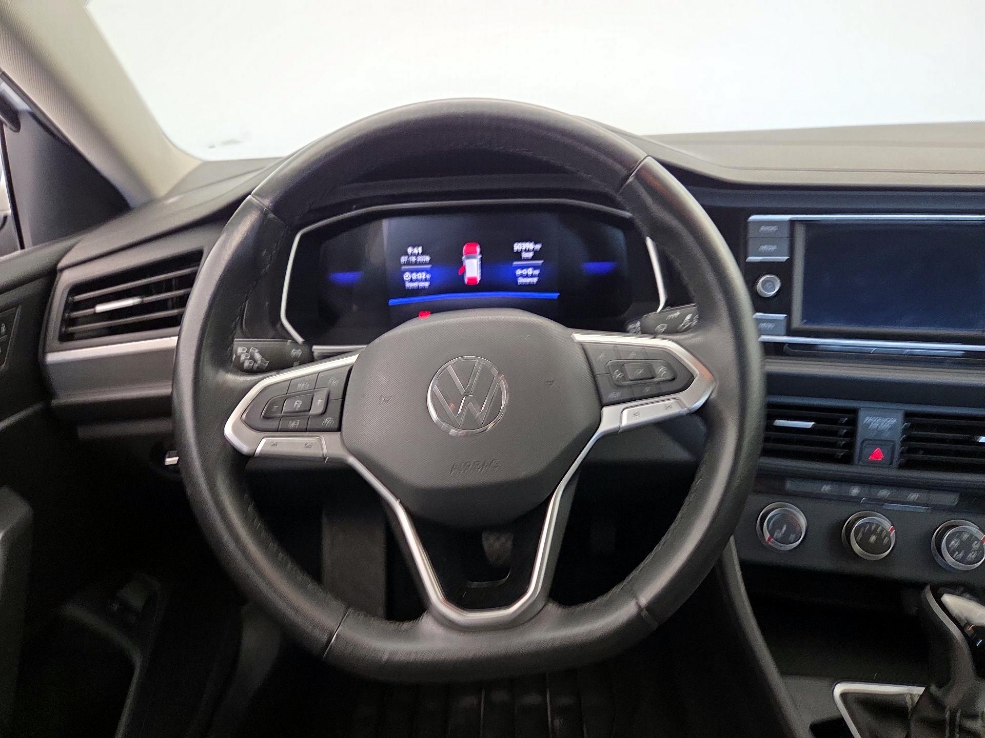 Thumbnail: 2024 Volkswagen Jetta - 10