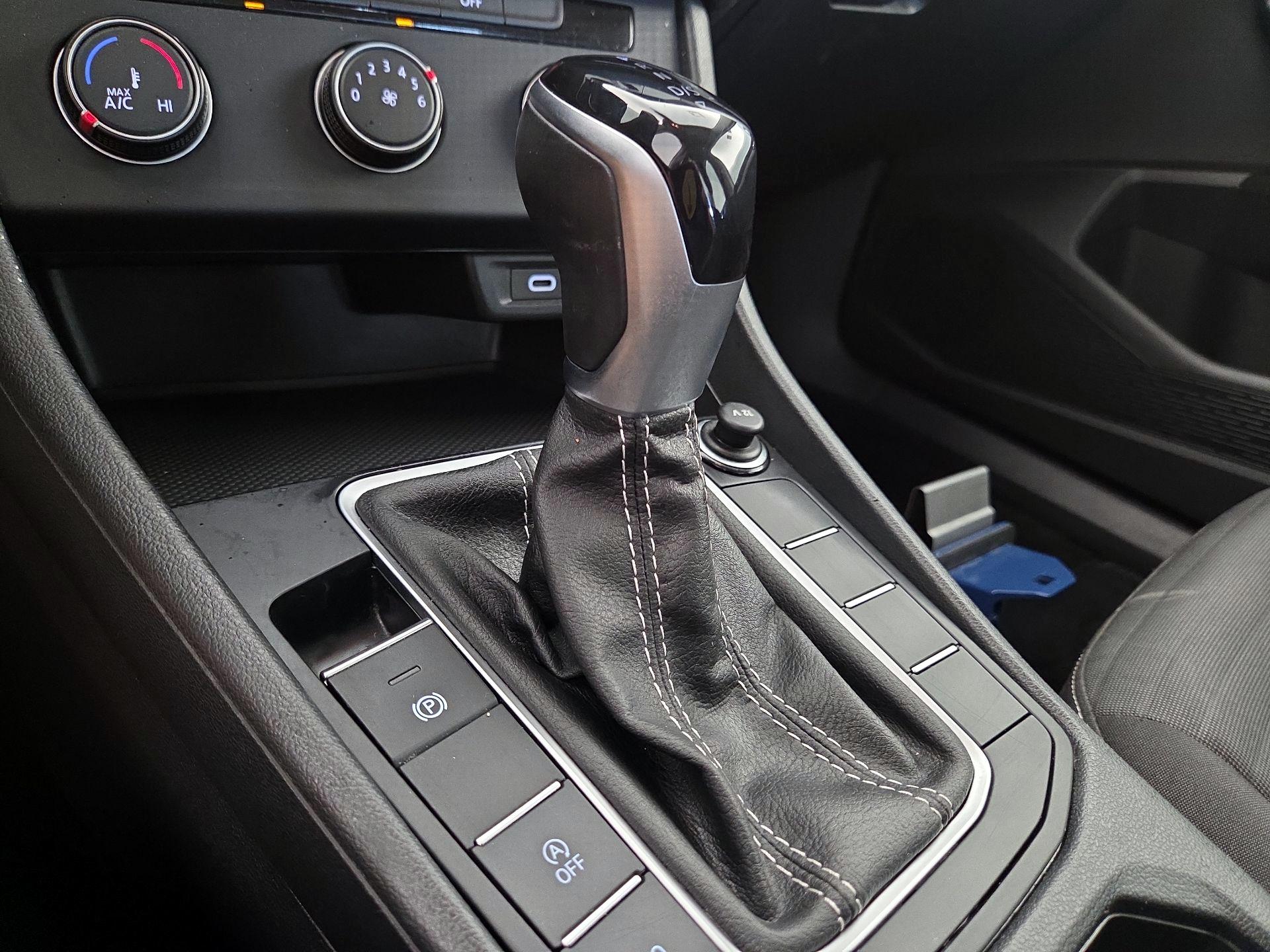 Thumbnail: 2024 Volkswagen Jetta - 16