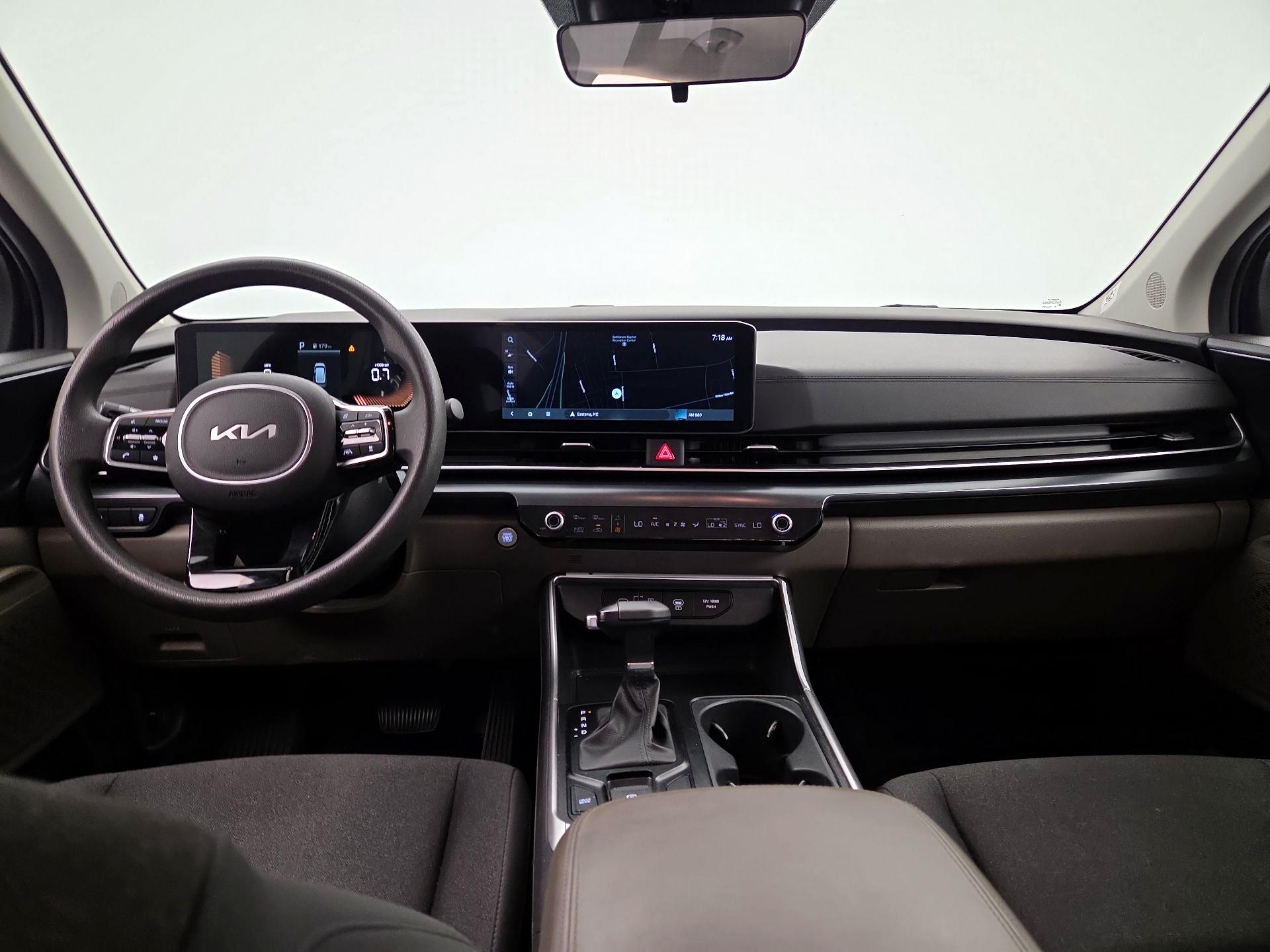 Thumbnail: 2025 Kia Carnival - 9