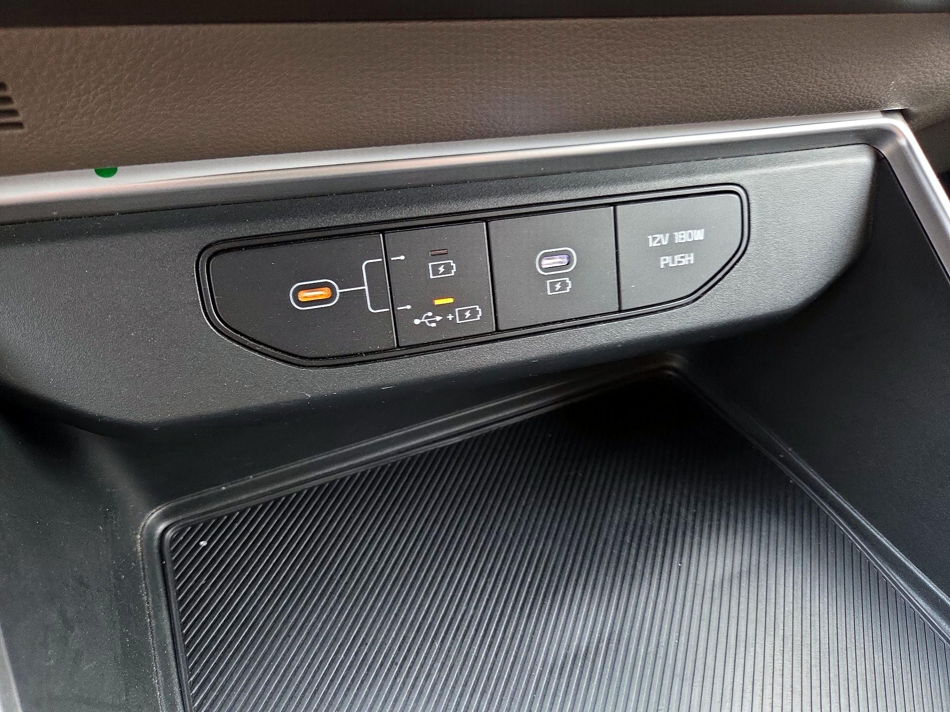 Thumbnail: 2025 Kia Carnival - 19