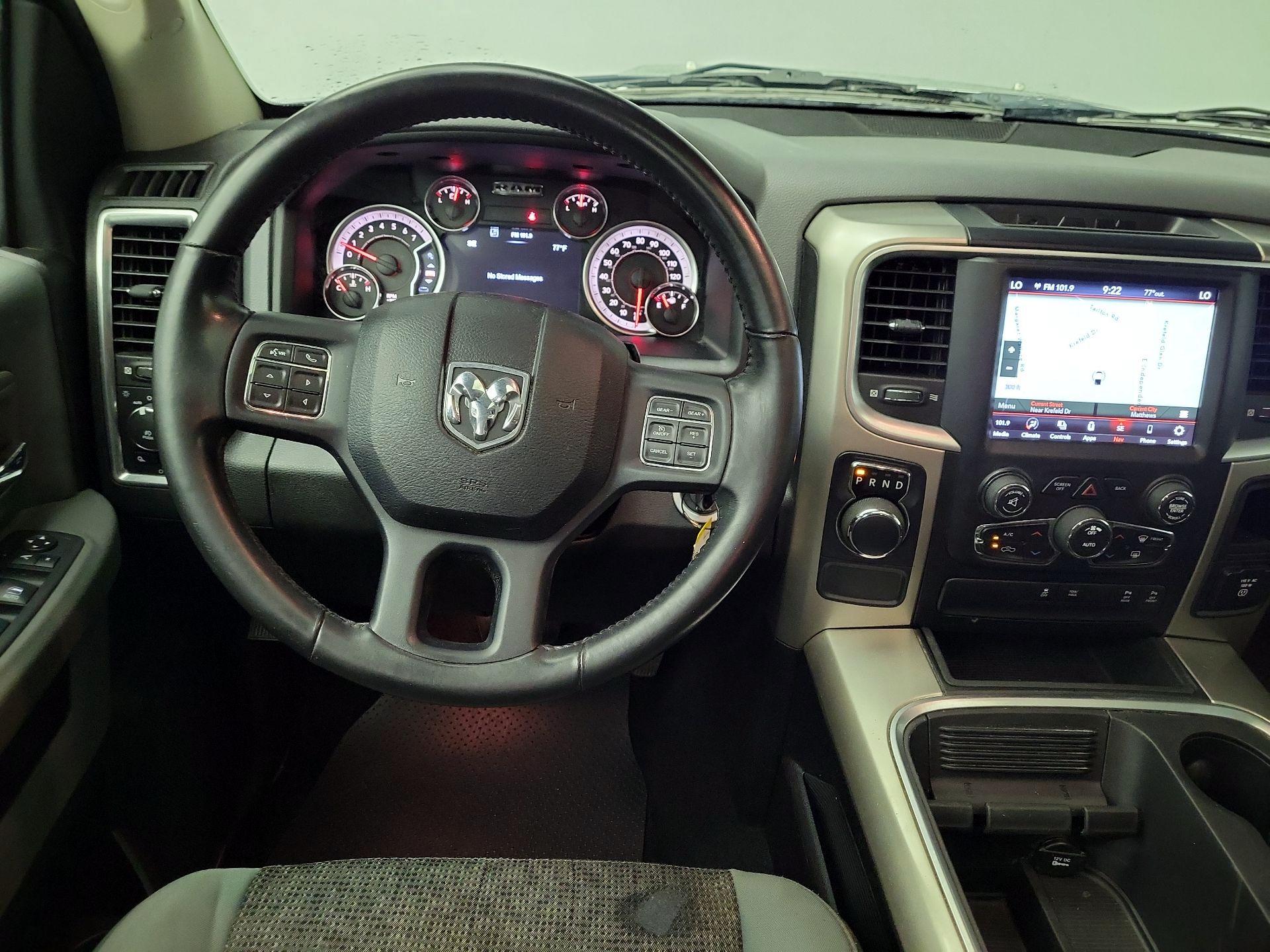 Thumbnail: 2019 RAM 1500 Classic - 10