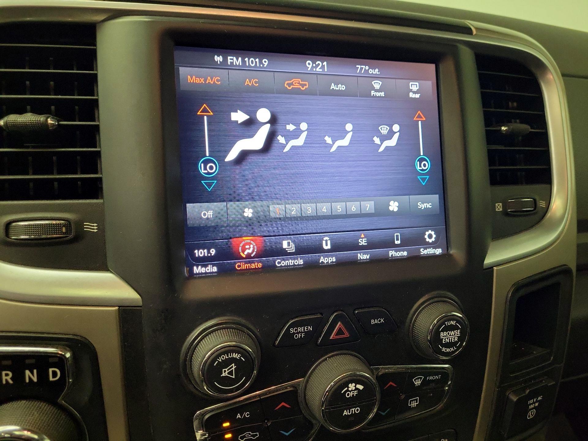 Thumbnail: 2019 RAM 1500 Classic - 17