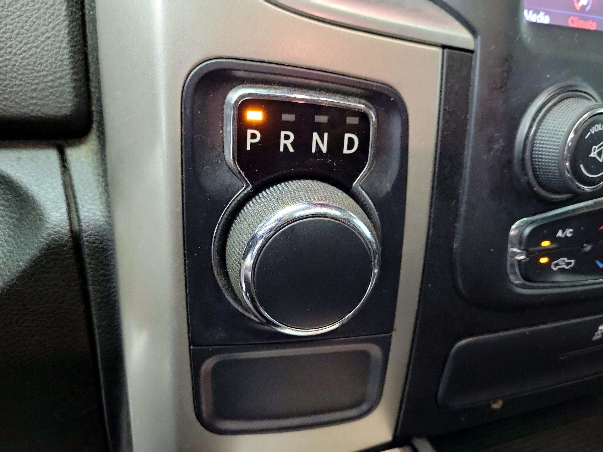 Thumbnail: 2019 RAM 1500 Classic - 18