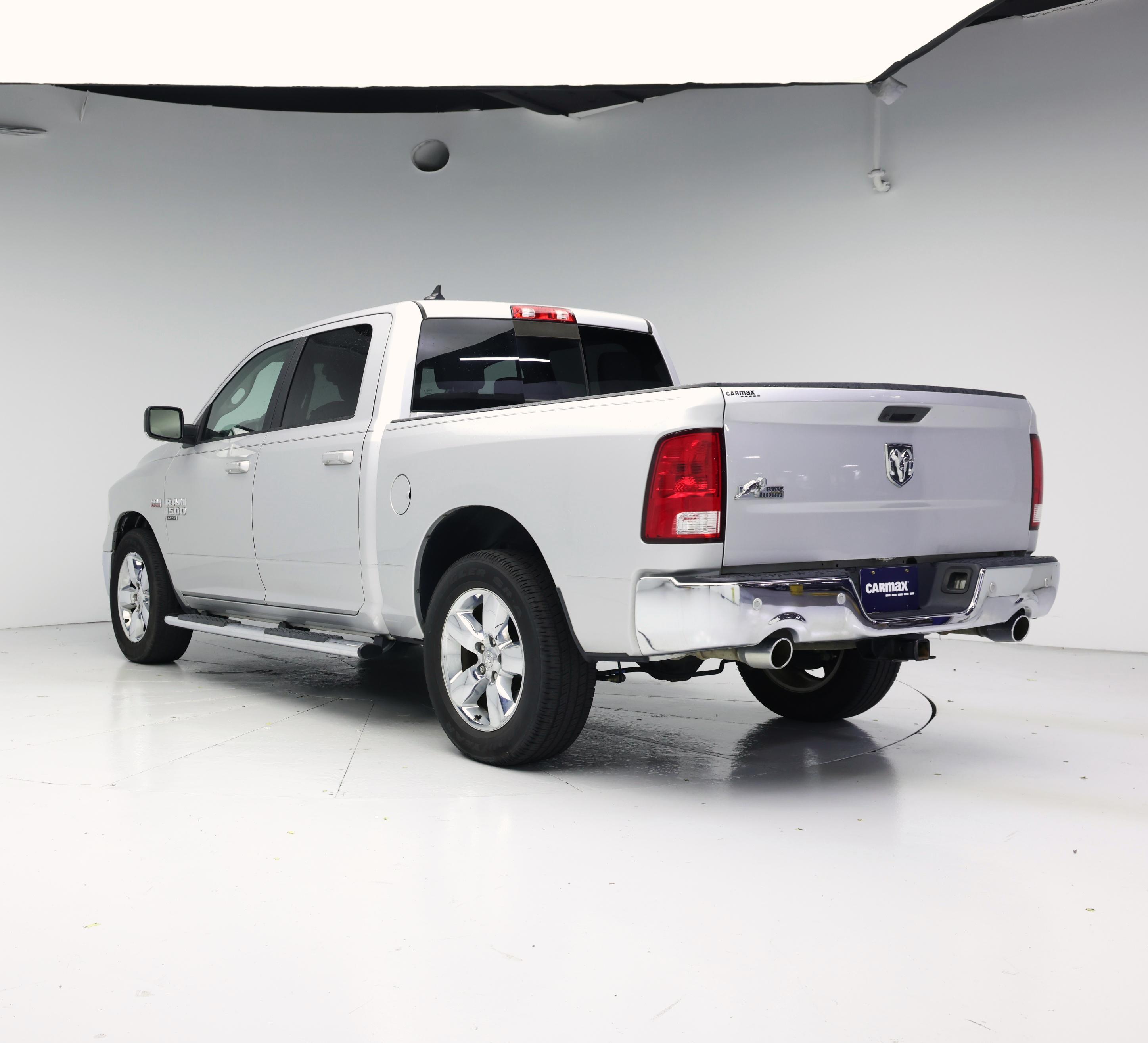 Thumbnail: 2019 RAM 1500 Classic - 2