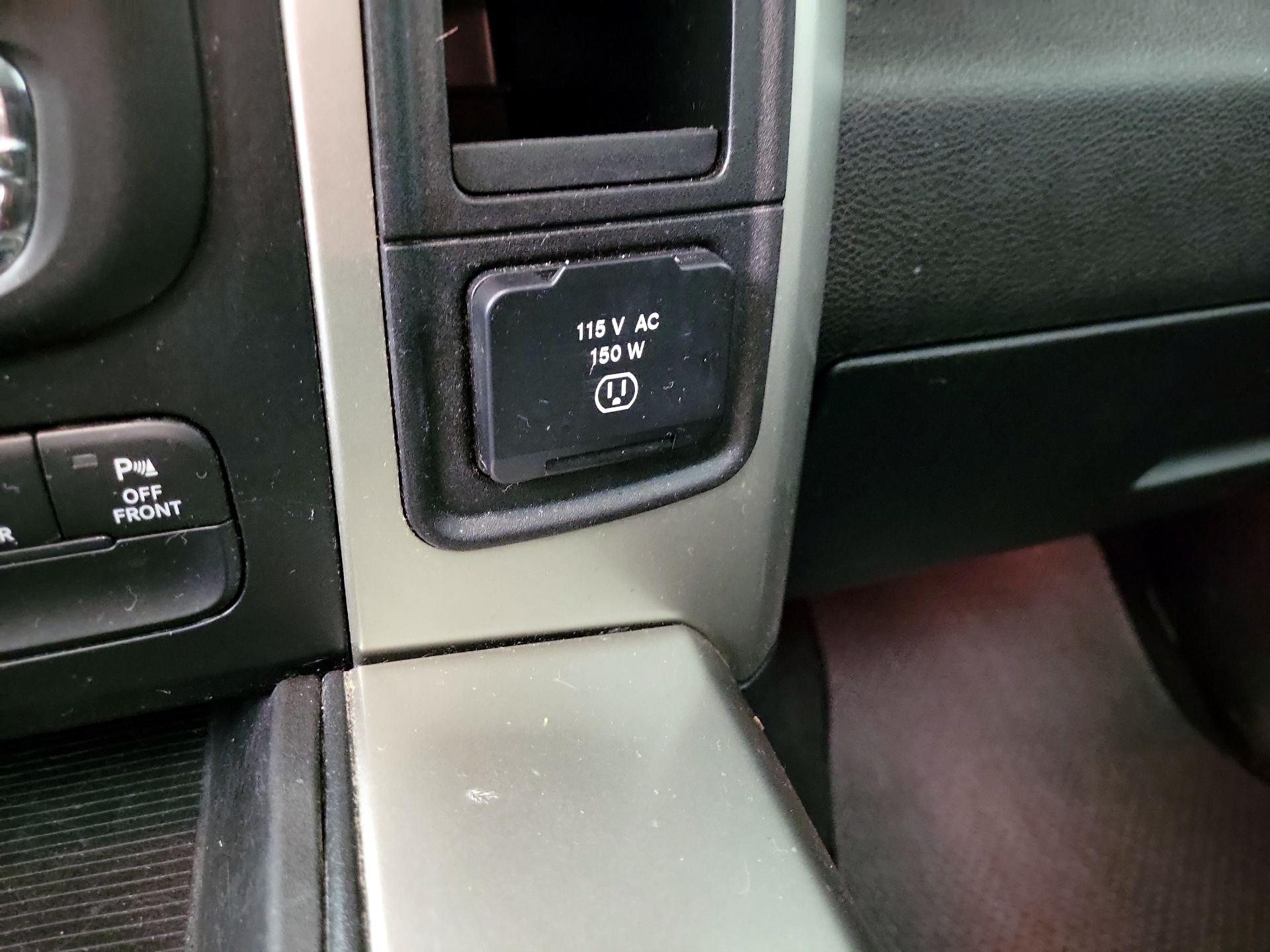 Thumbnail: 2019 RAM 1500 Classic - 19