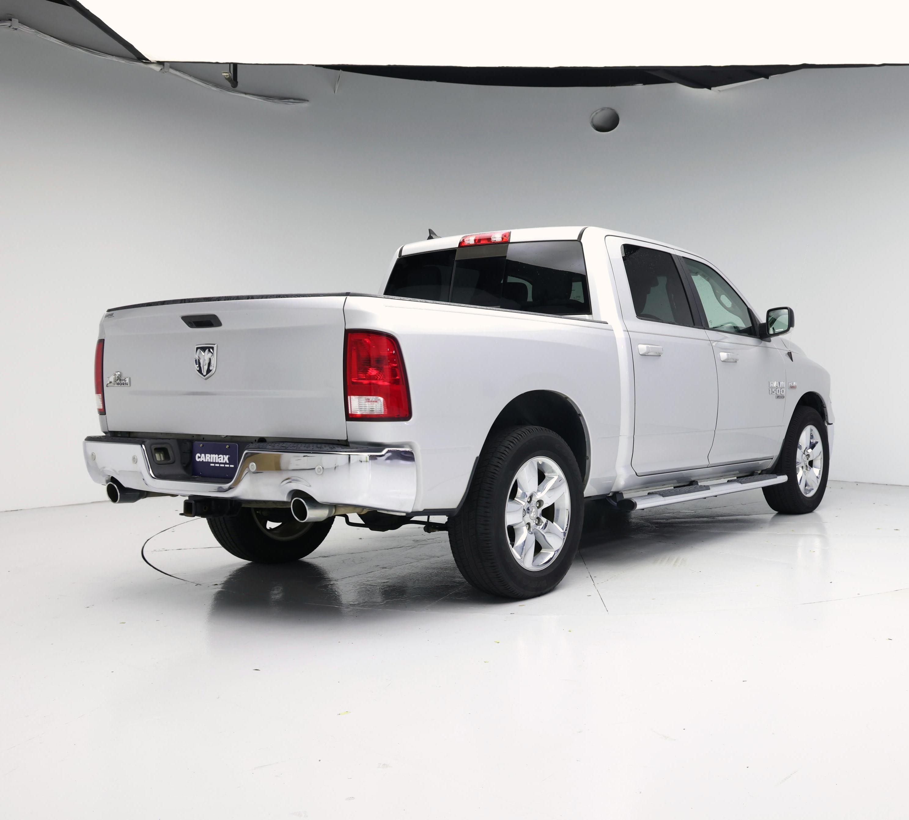 Thumbnail: 2019 RAM 1500 Classic - 8