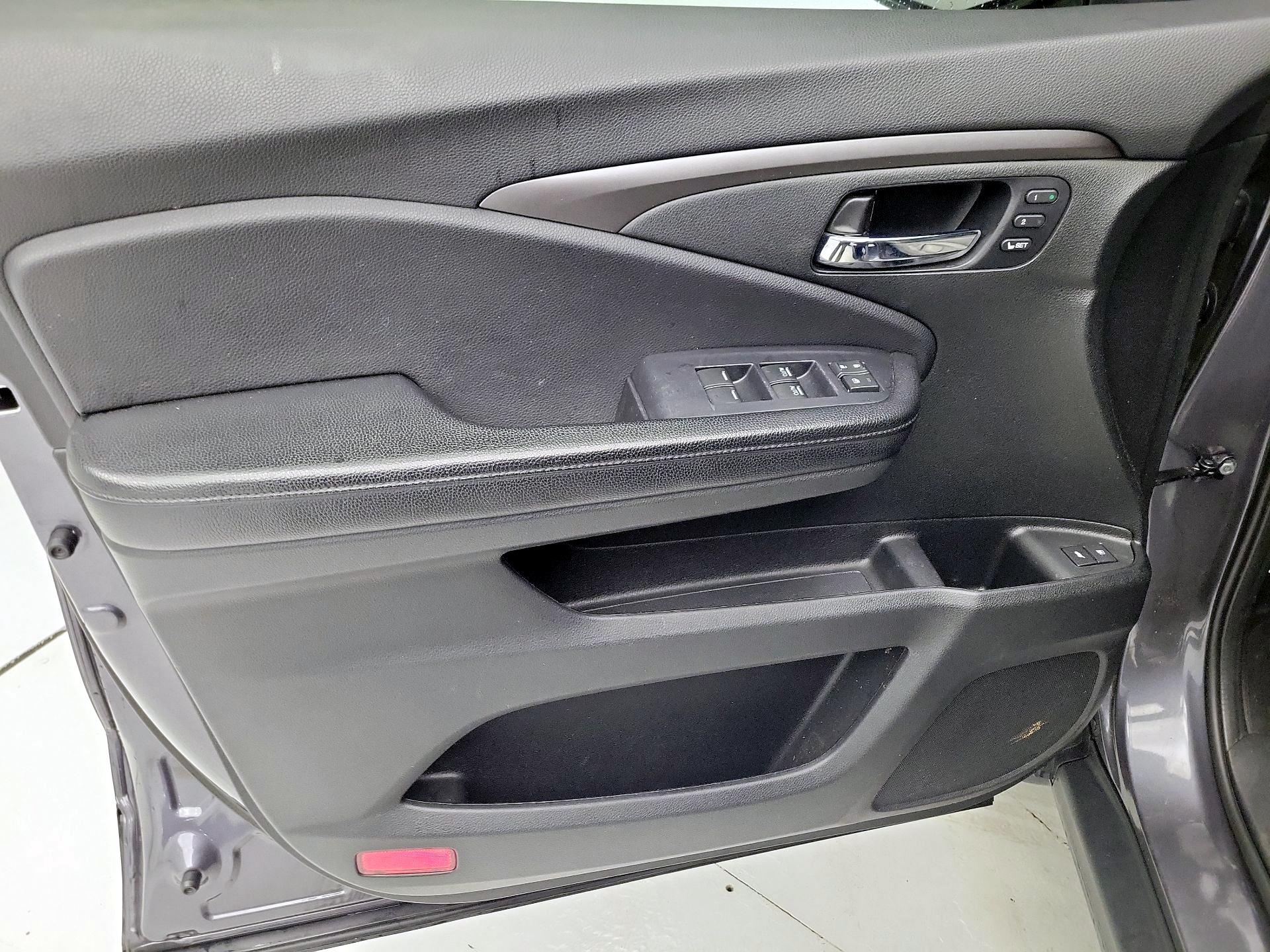 Thumbnail: 2019 Honda Passport - 12