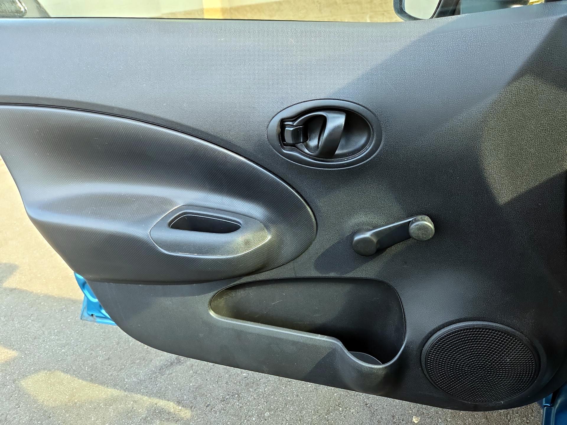 Thumbnail: 2016 Nissan Versa Note - 12