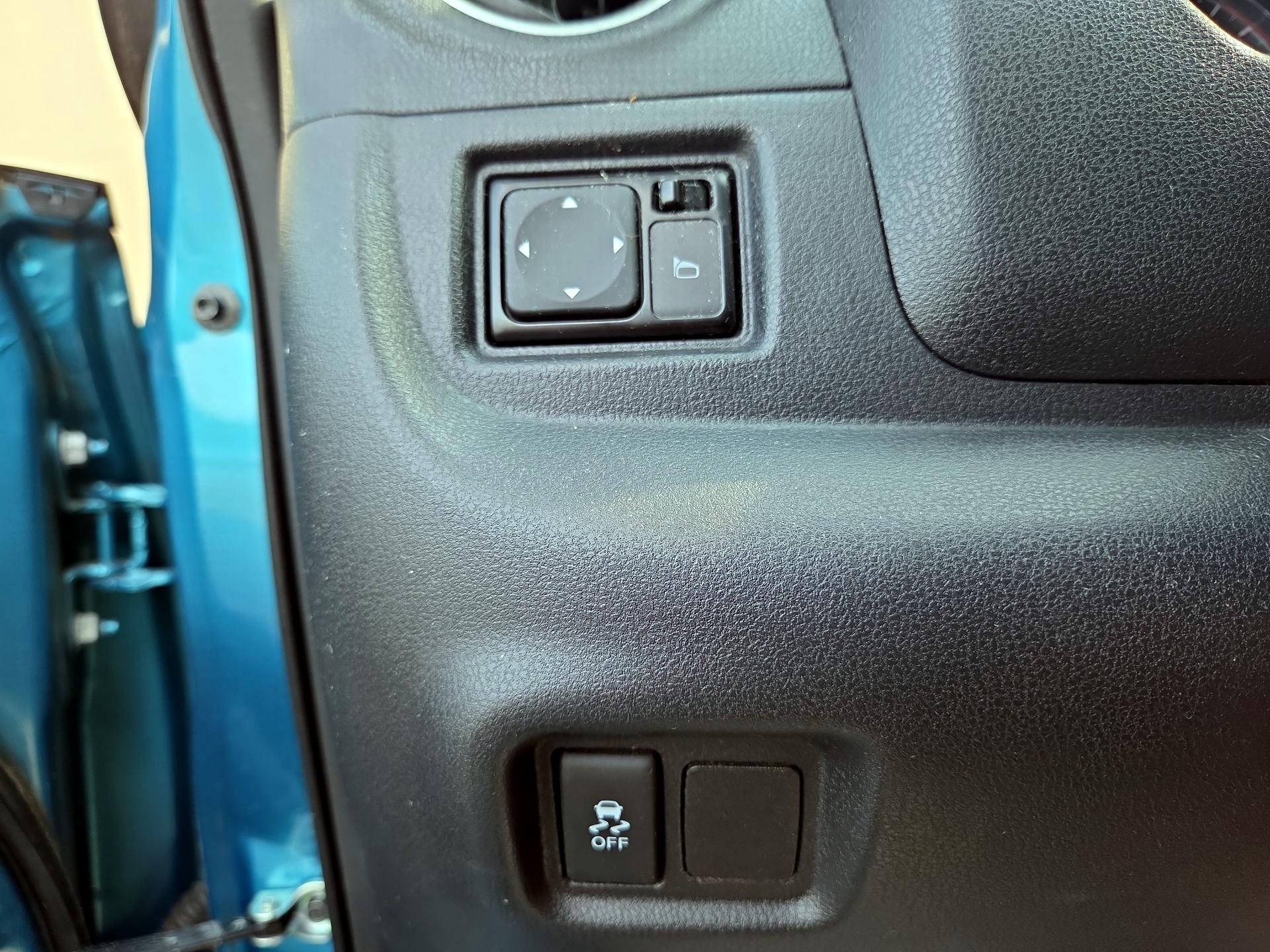 Thumbnail: 2016 Nissan Versa Note - 13