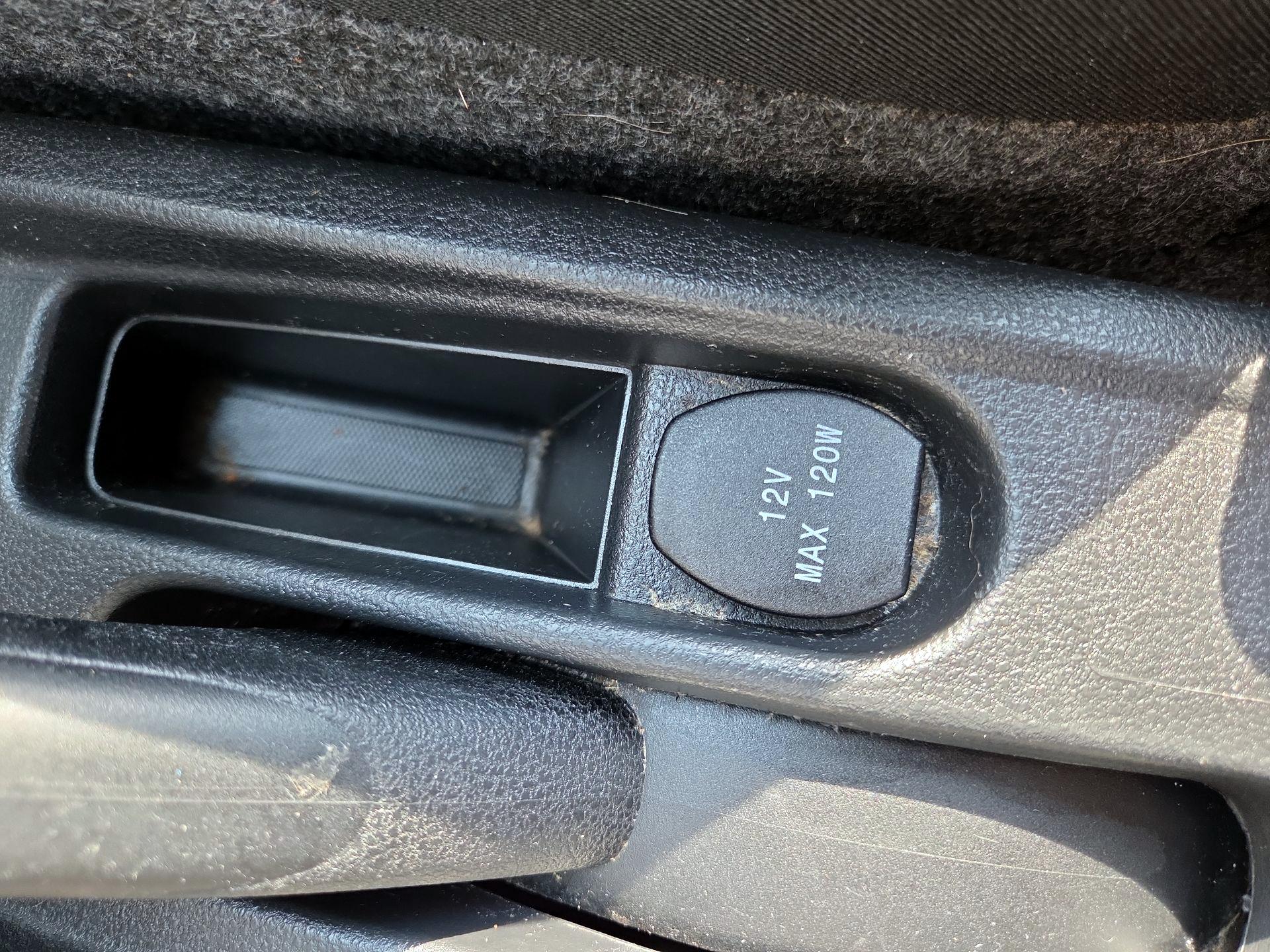 Thumbnail: 2016 Nissan Versa Note - 17