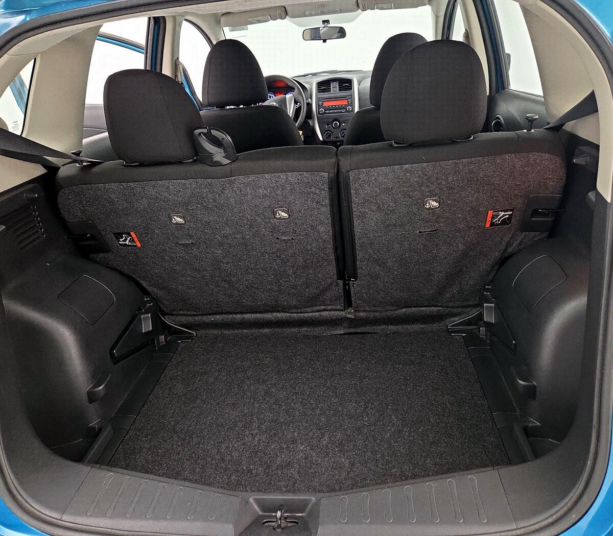 Trunk/Cargo (Seats Up)