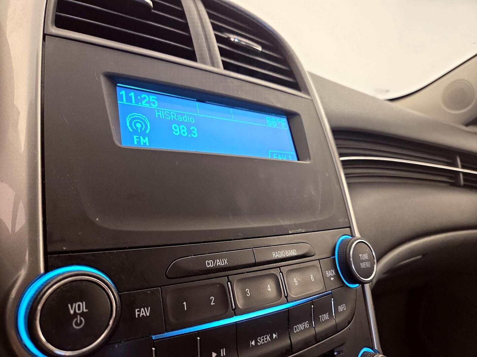 2015 Chevrolet Malibu 1LS - Photo 15
