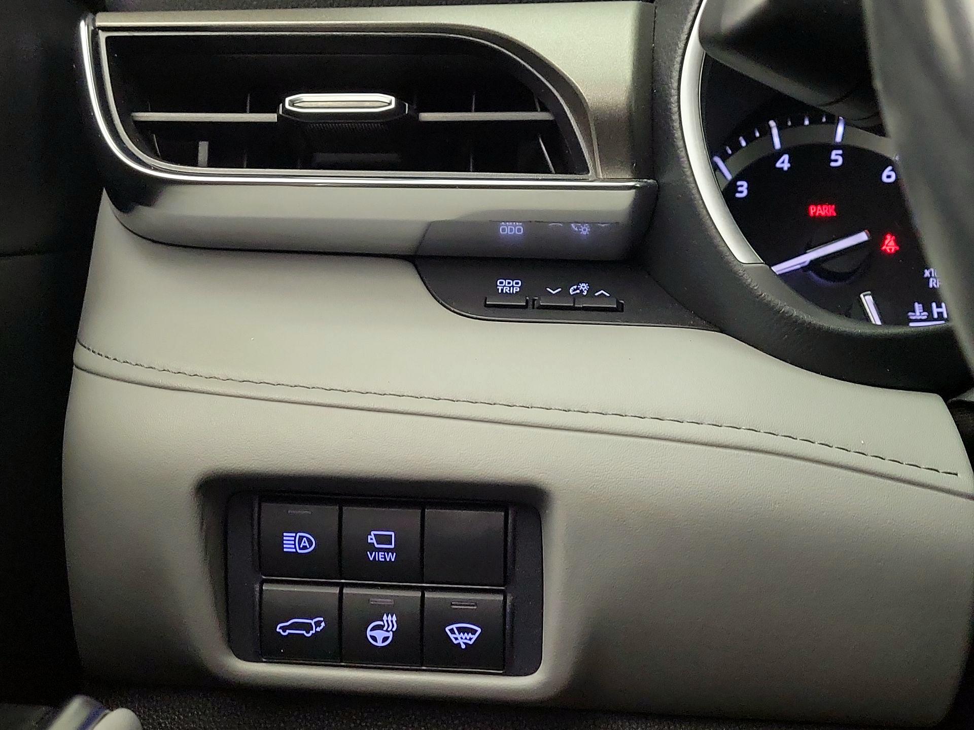 Thumbnail: 2021 Toyota Highlander - 13