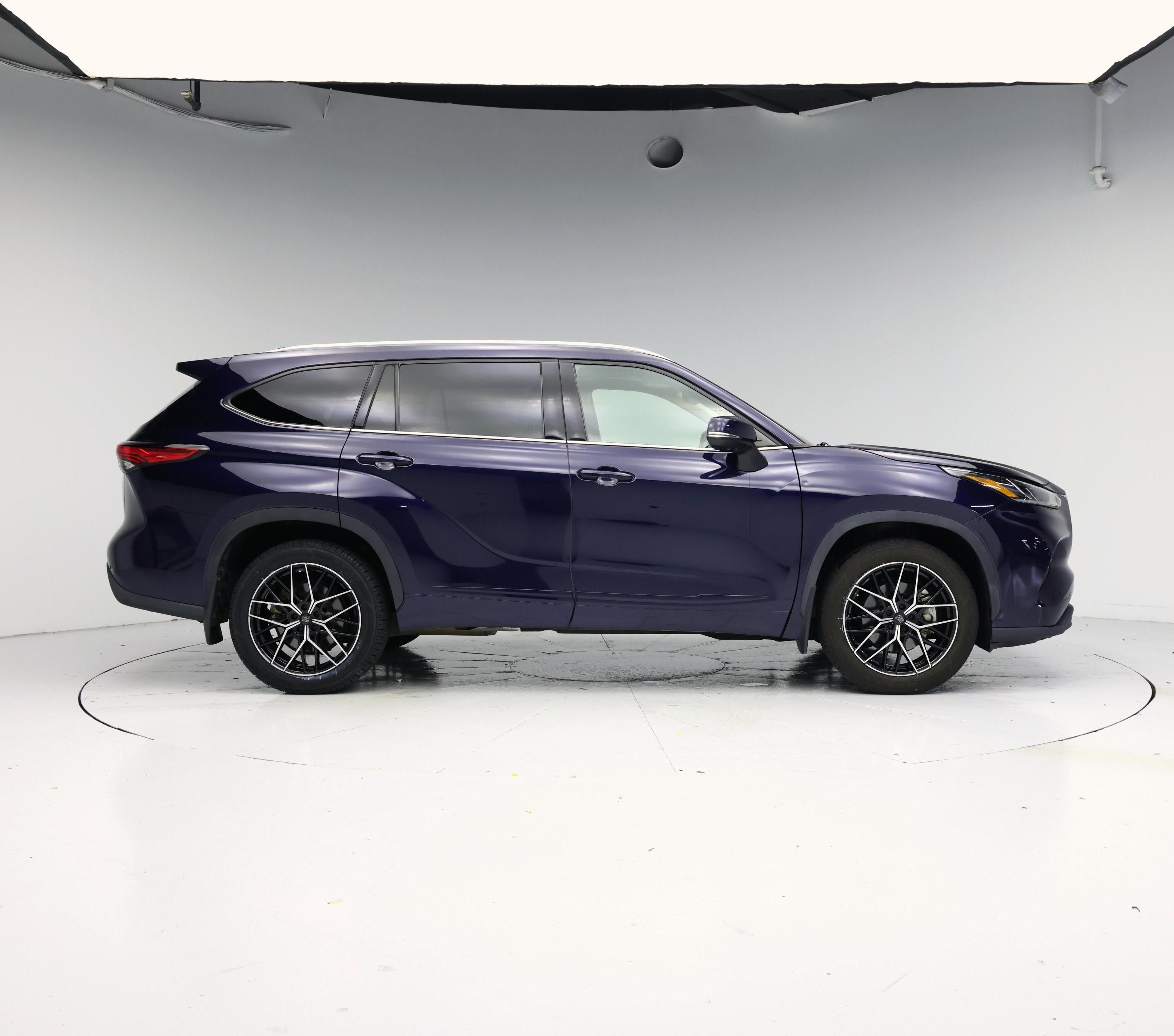 Thumbnail: 2021 Toyota Highlander - 7