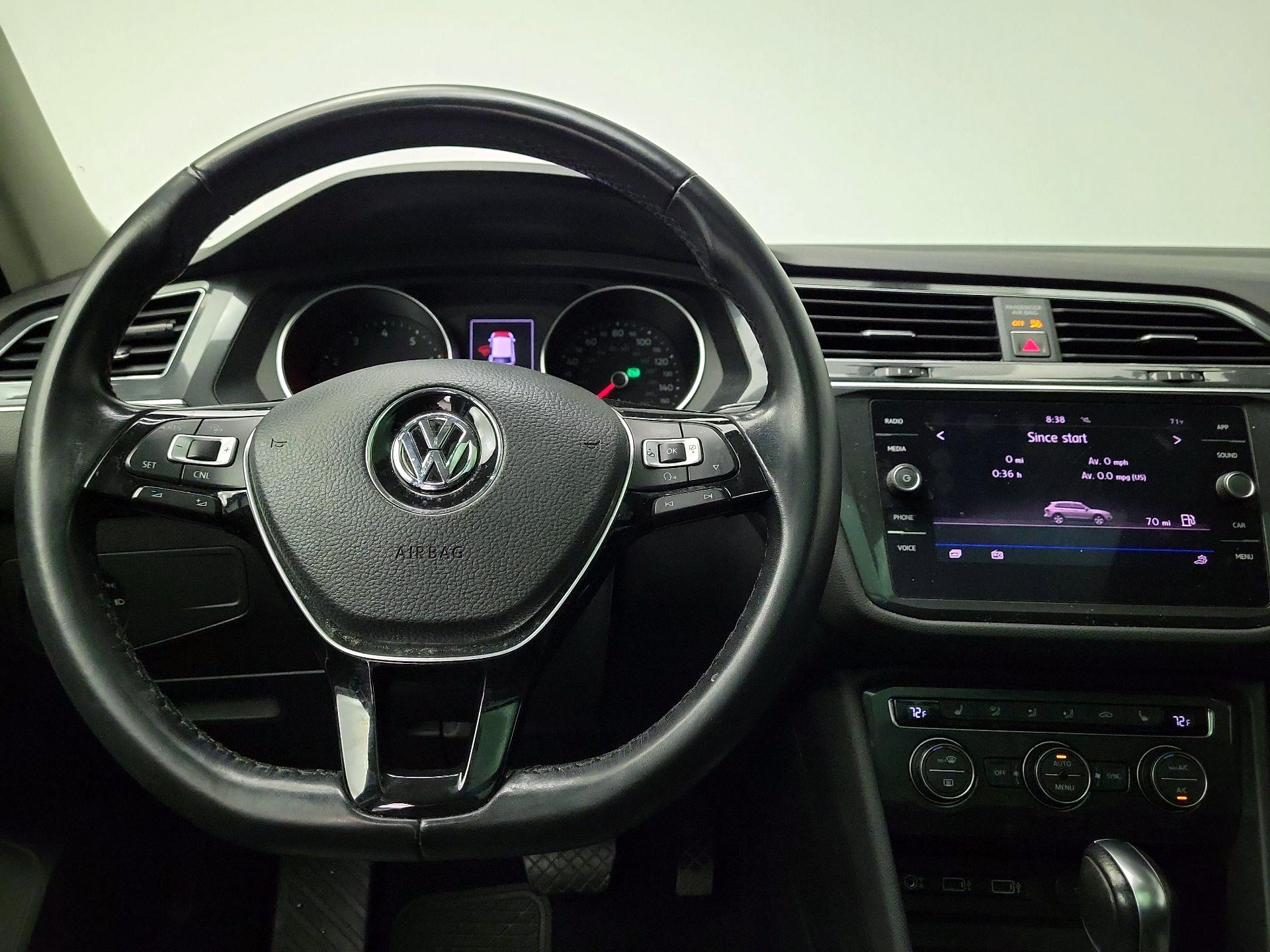Thumbnail: 2018 Volkswagen Tiguan - 10