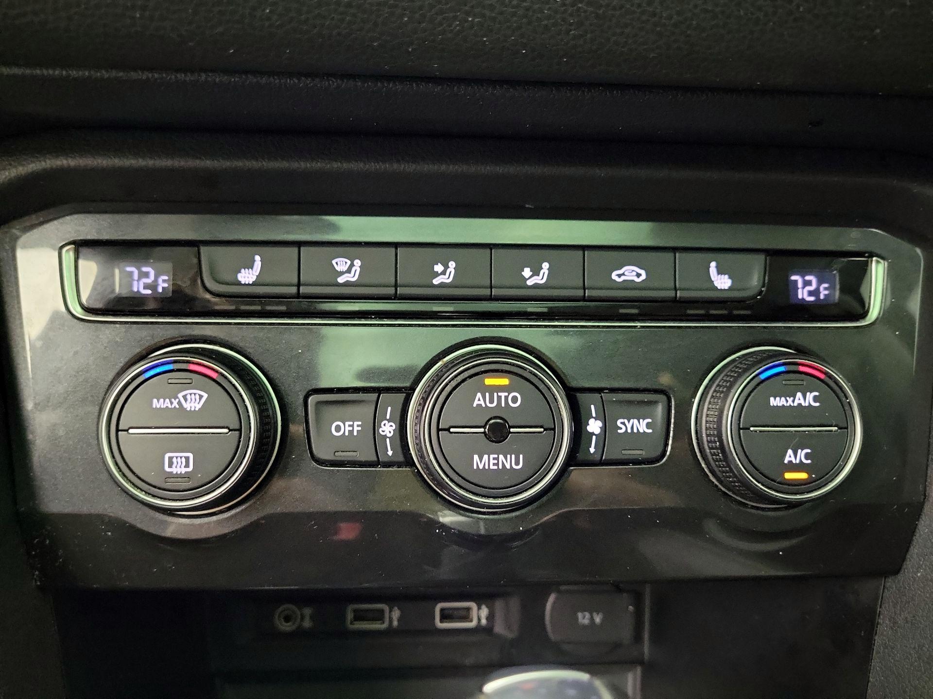 Thumbnail: 2018 Volkswagen Tiguan - 16