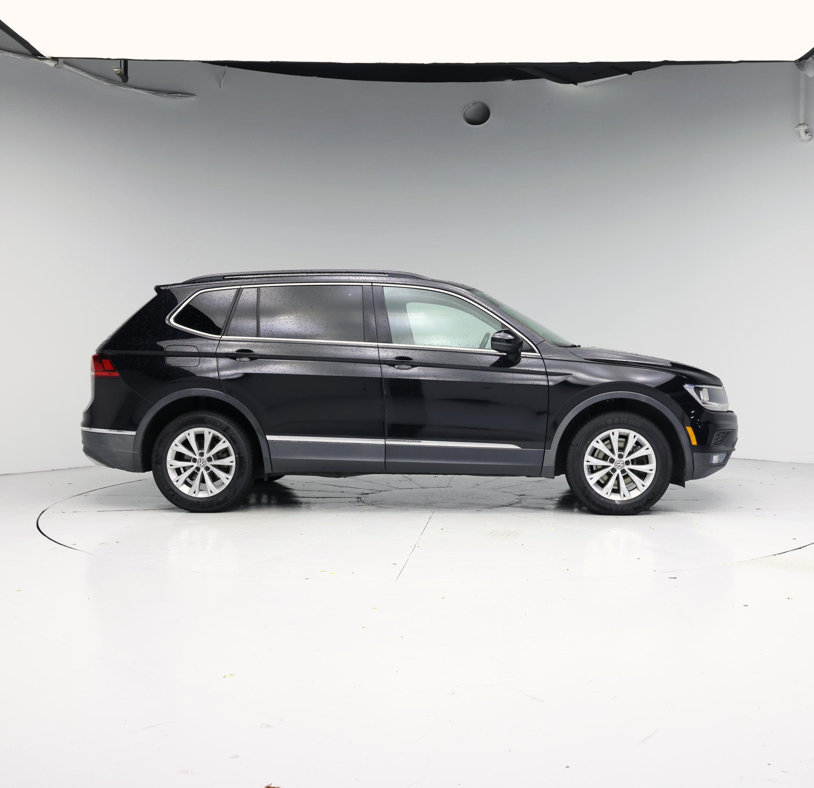 Thumbnail: 2018 Volkswagen Tiguan - 7